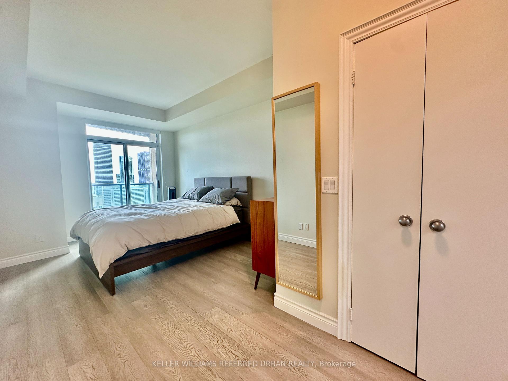 Photo 21 of Unit PH 3705, 8 Park Road, Toronto, Rosedale-Moore Park — HOMEH
