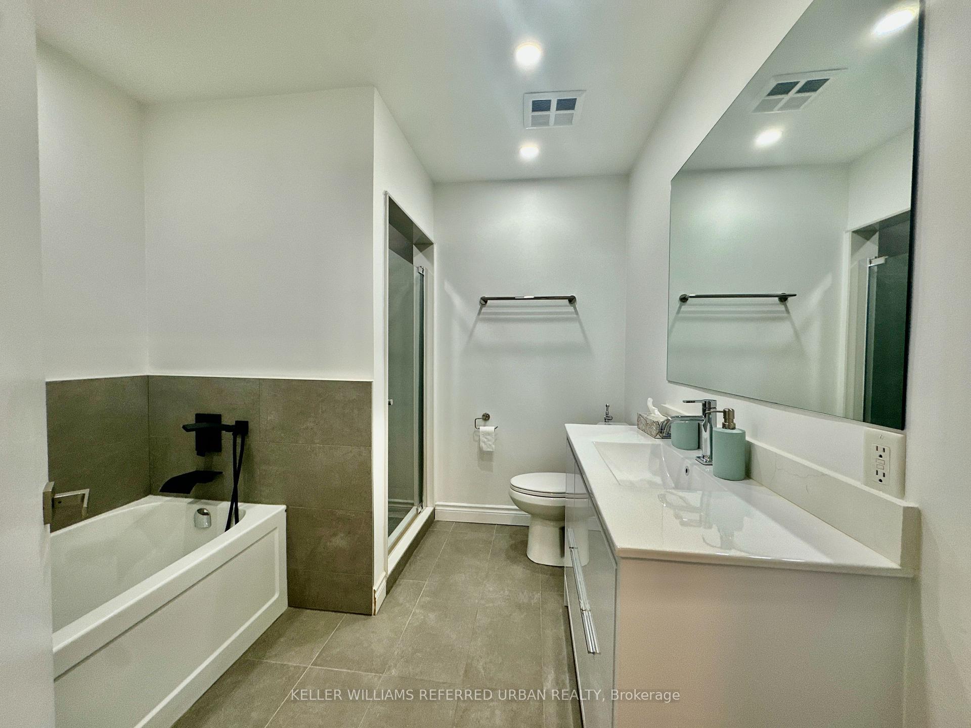 Photo 23 of Unit PH 3705, 8 Park Road, Toronto, Rosedale-Moore Park — HOMEH