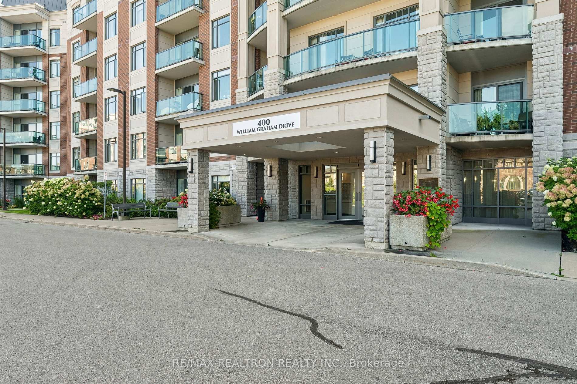 Photo 3 of Unit 208, 400 William Graham Road, Aurora, Rural Aurora — HOMEH