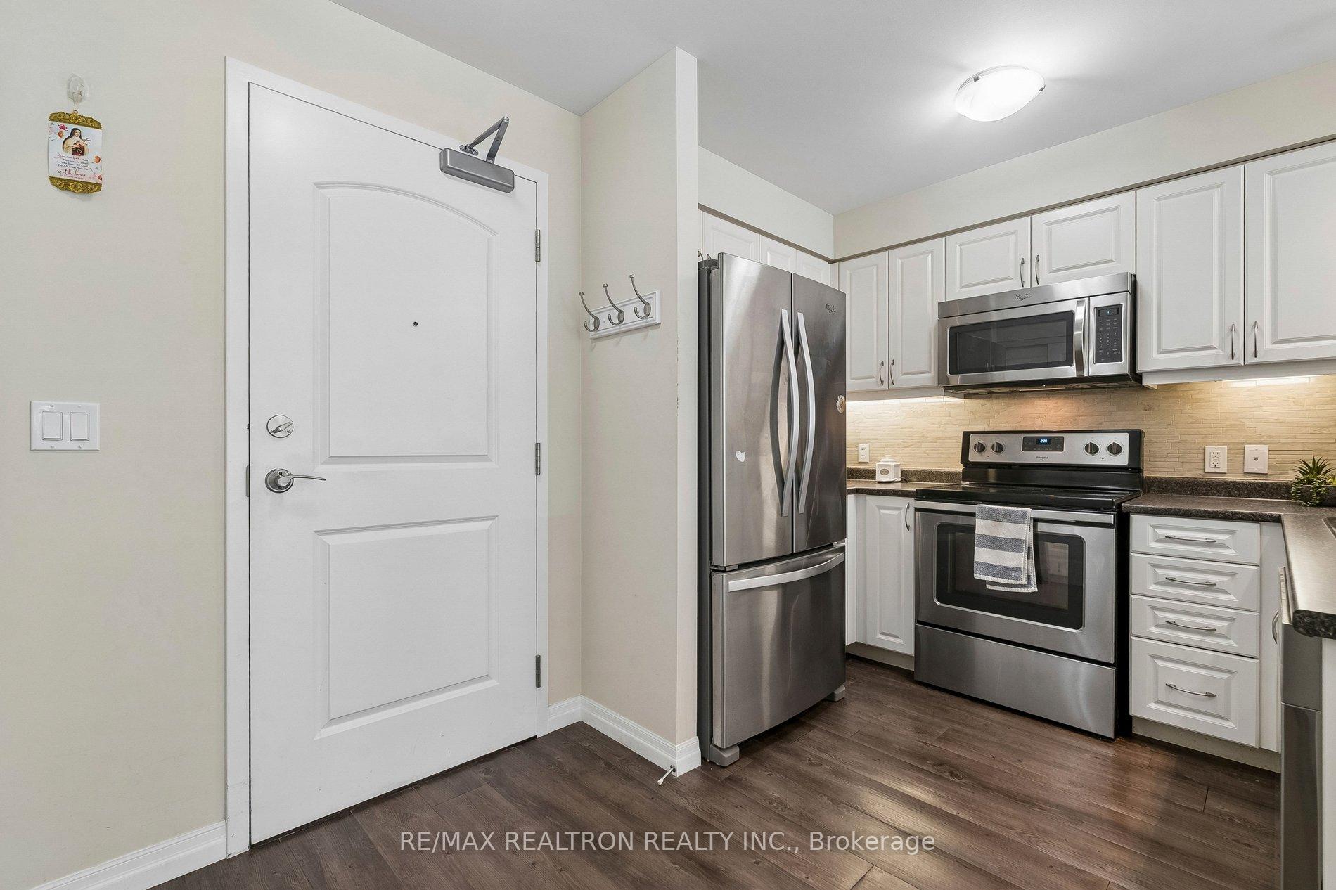 Photo 9 of Unit 208, 400 William Graham Road, Aurora, Rural Aurora — HOMEH