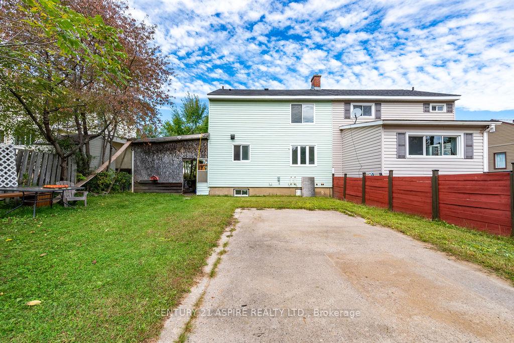 Photo 4 of 87 Algonquin St Street, Deep River, Deep River — HOMEH
