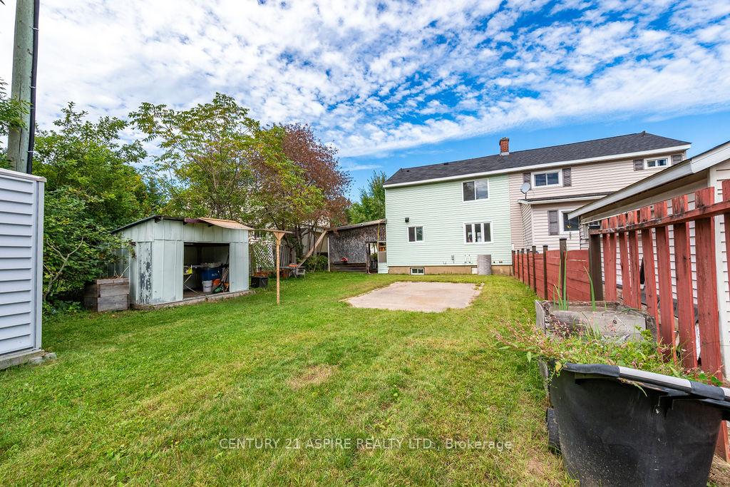 Photo 6 of 87 Algonquin St Street, Deep River, Deep River — HOMEH