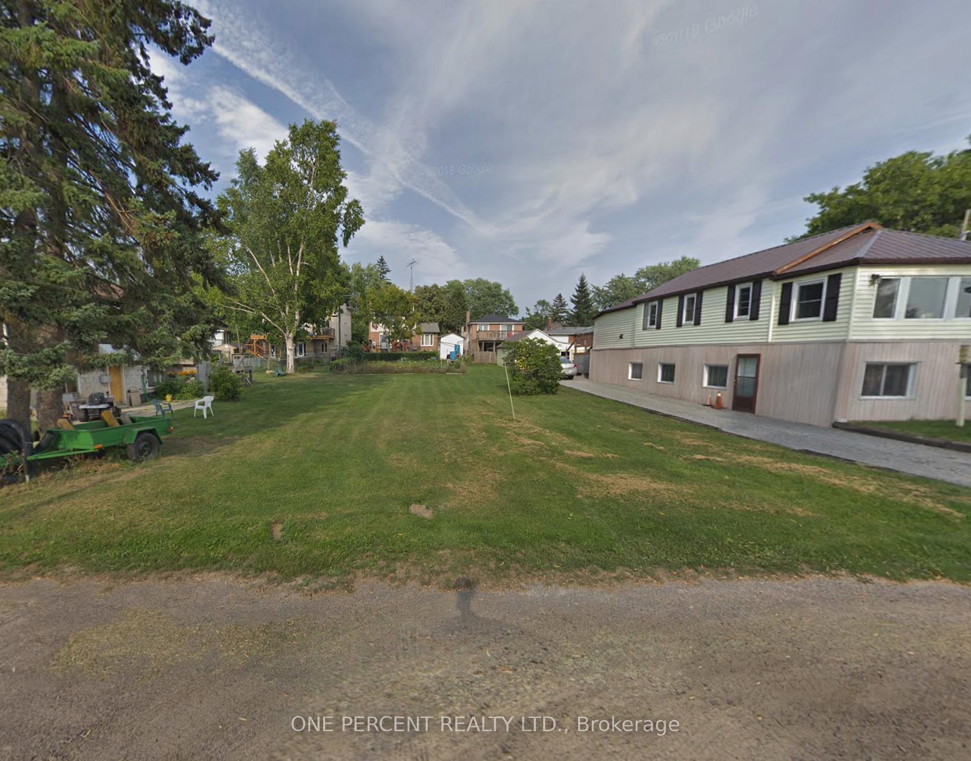 Photo 3 of 809 St. Martins Drive, Pickering, Bay Ridges — HOMEH
