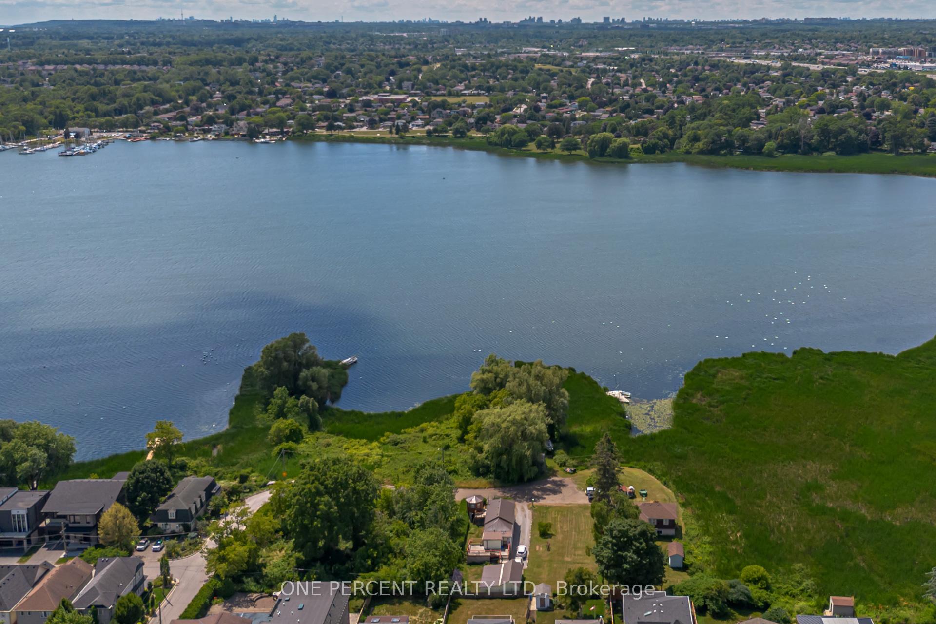 Photo 5 of 809 St. Martins Drive, Pickering, Bay Ridges — HOMEH