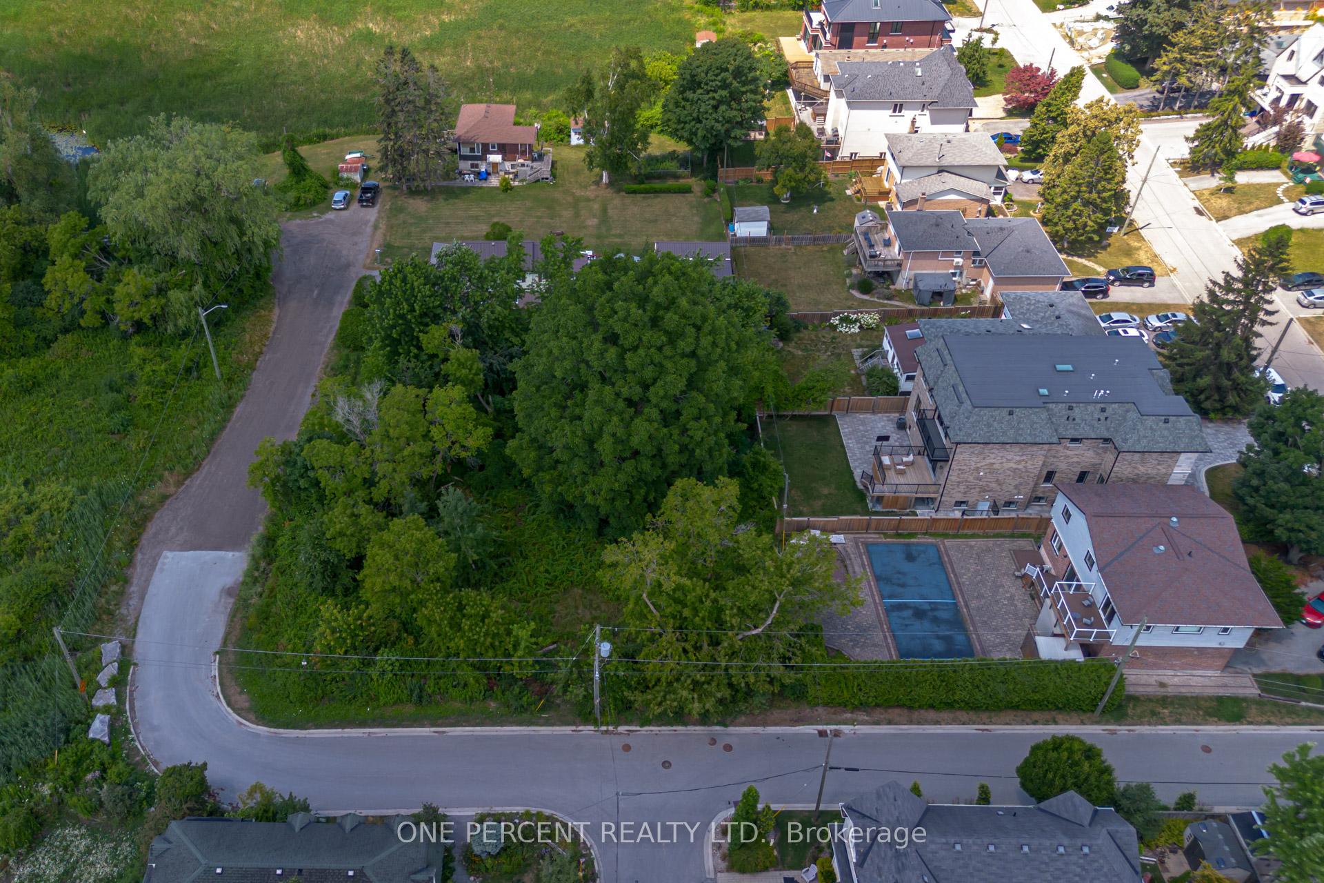 Photo 11 of 805 St. Martins Drive, Pickering, Bay Ridges — HOMEH