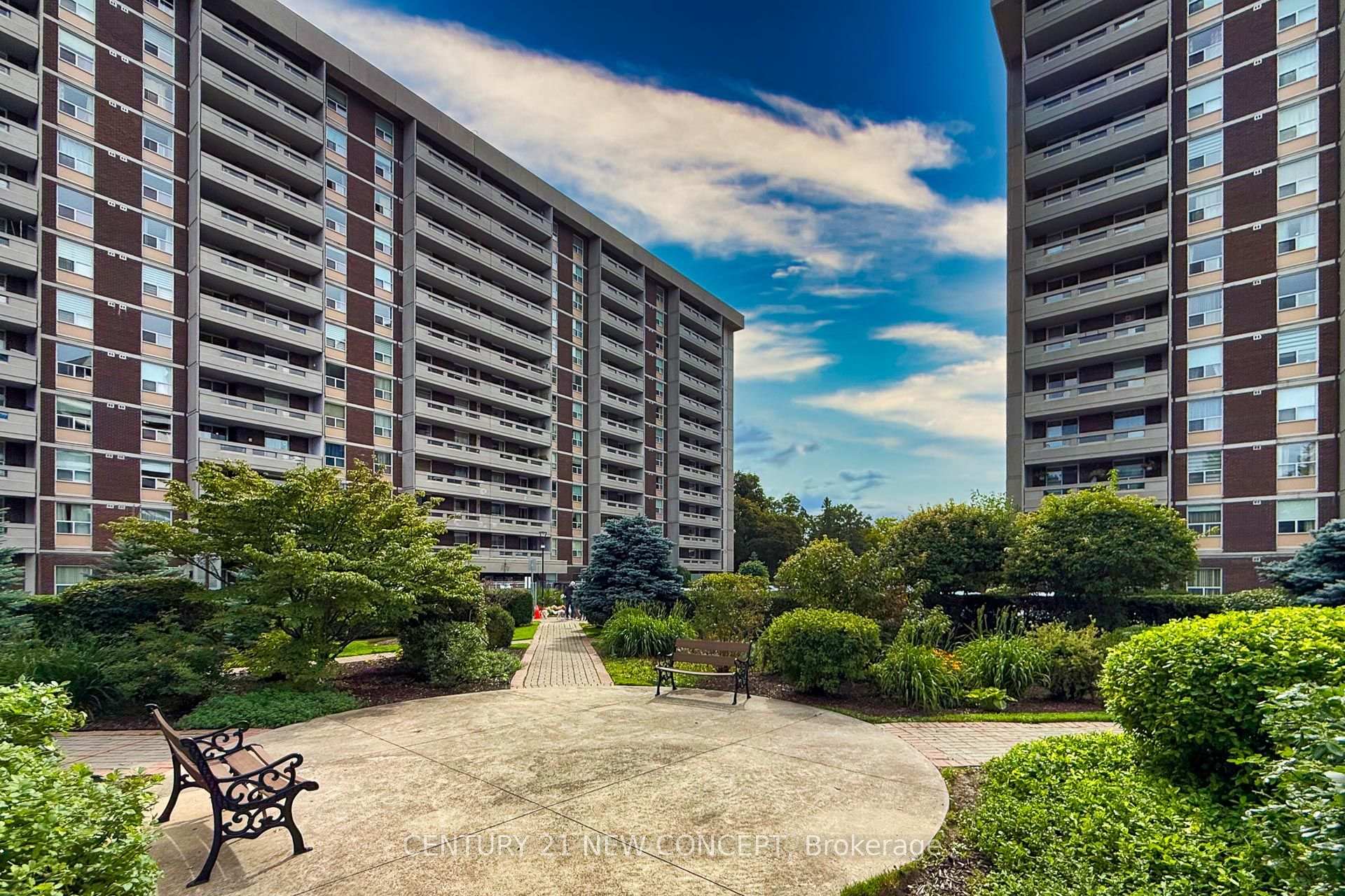 Photo 3 of Unit 606, 60 Inverlochy Boulevard, Markham, Royal Orchard — HOMEH