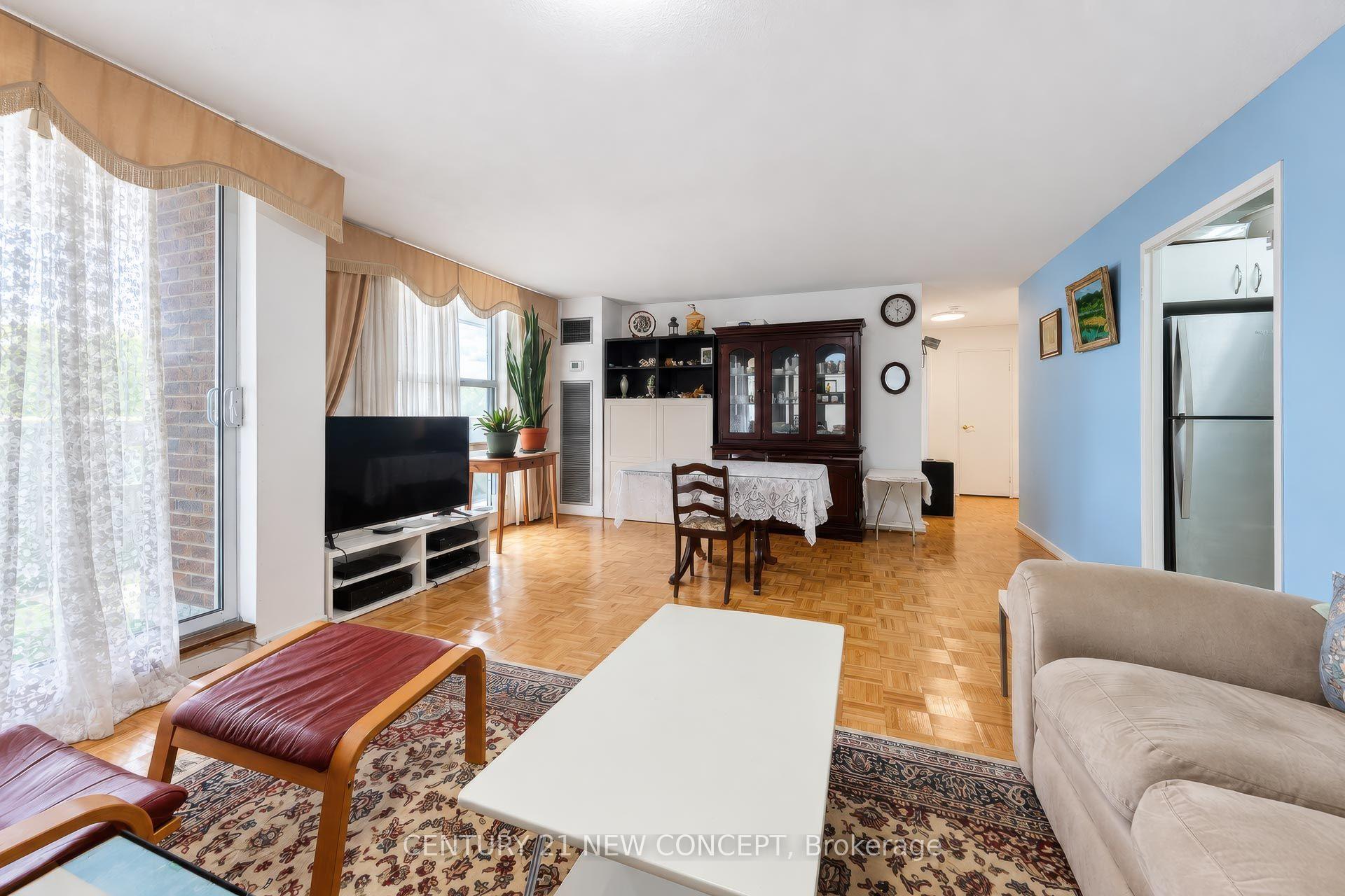 Photo 6 of Unit 606, 60 Inverlochy Boulevard, Markham, Royal Orchard — HOMEH