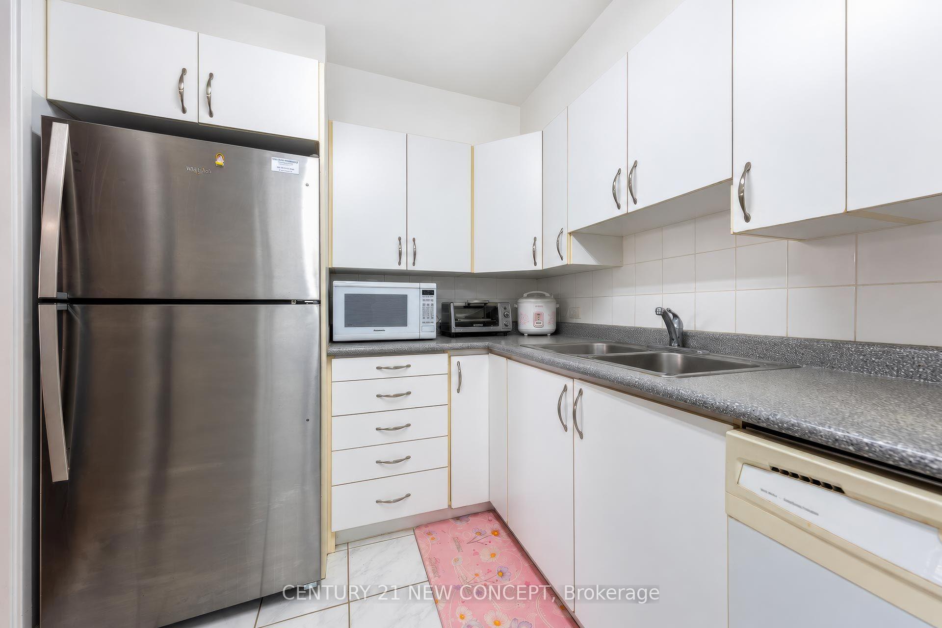 Photo 12 of Unit 606, 60 Inverlochy Boulevard, Markham, Royal Orchard — HOMEH