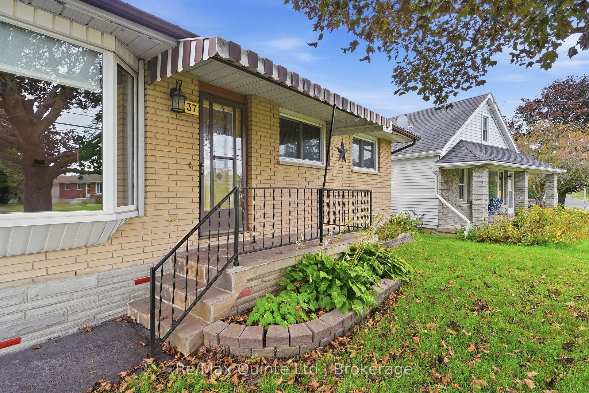 Photo 2 of 237 Byron Street, Quinte West, Trenton Ward — HOMEH