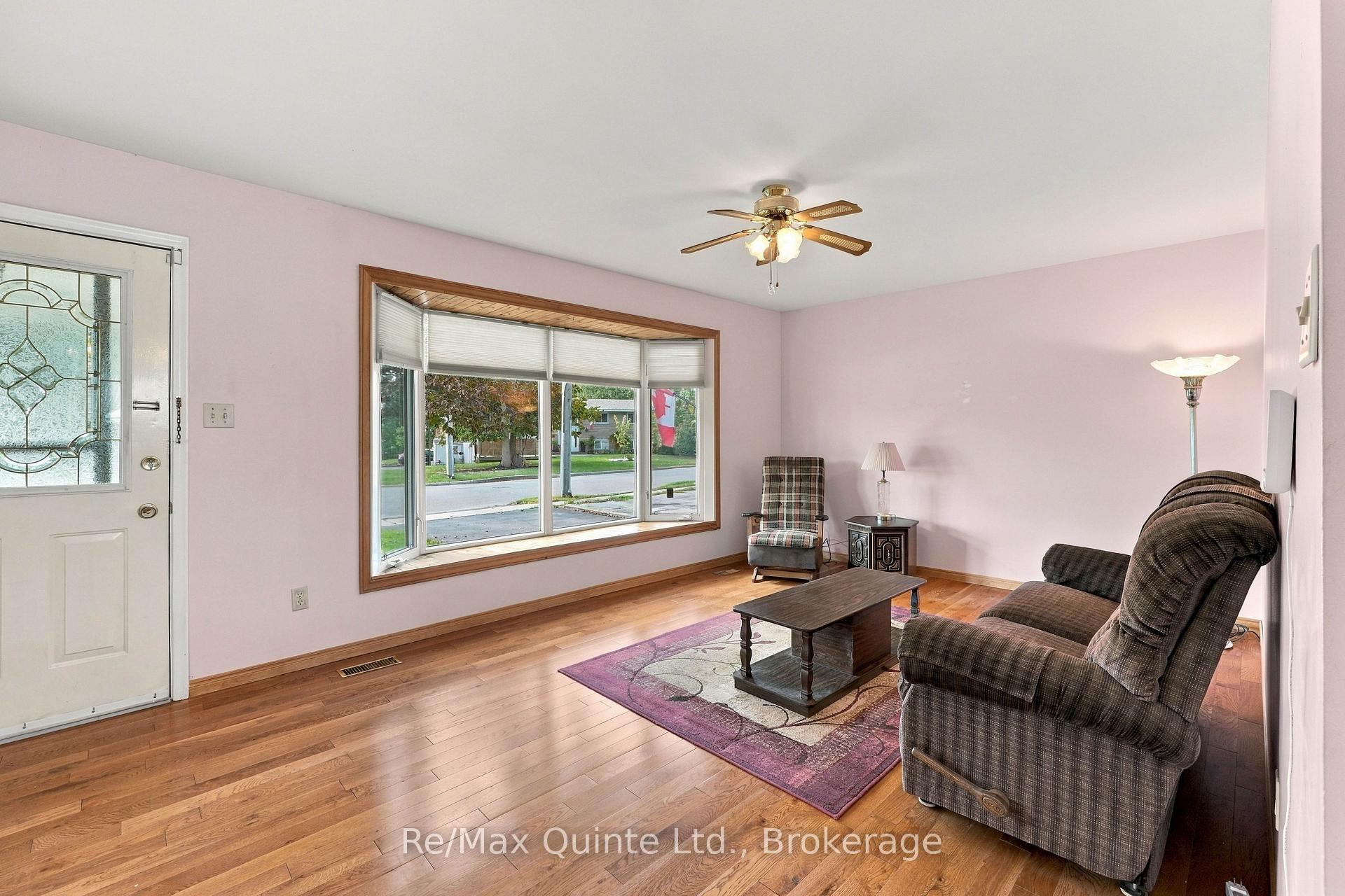 Photo 3 of 237 Byron Street, Quinte West, Trenton Ward — HOMEH