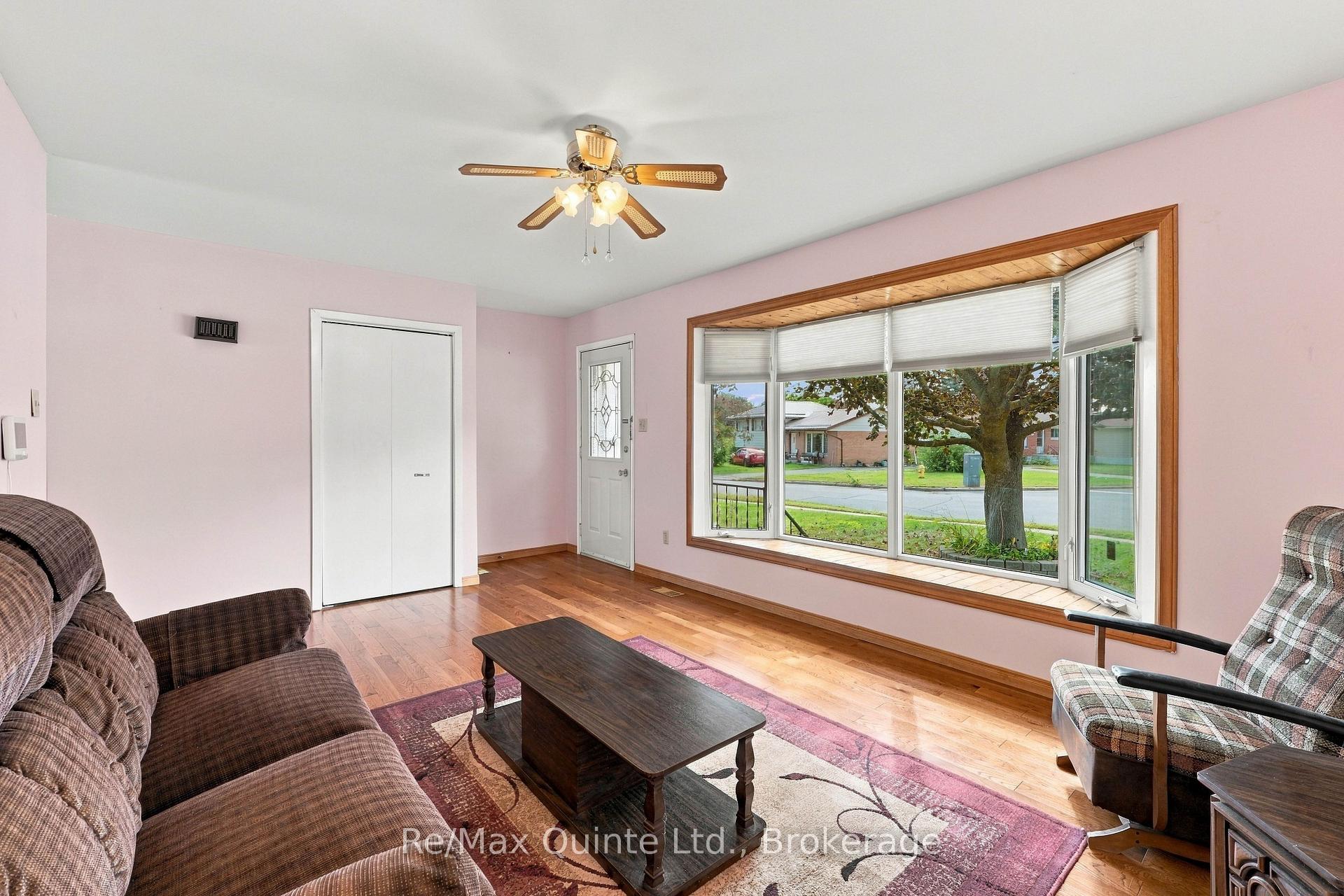 Photo 4 of 237 Byron Street, Quinte West, Trenton Ward — HOMEH