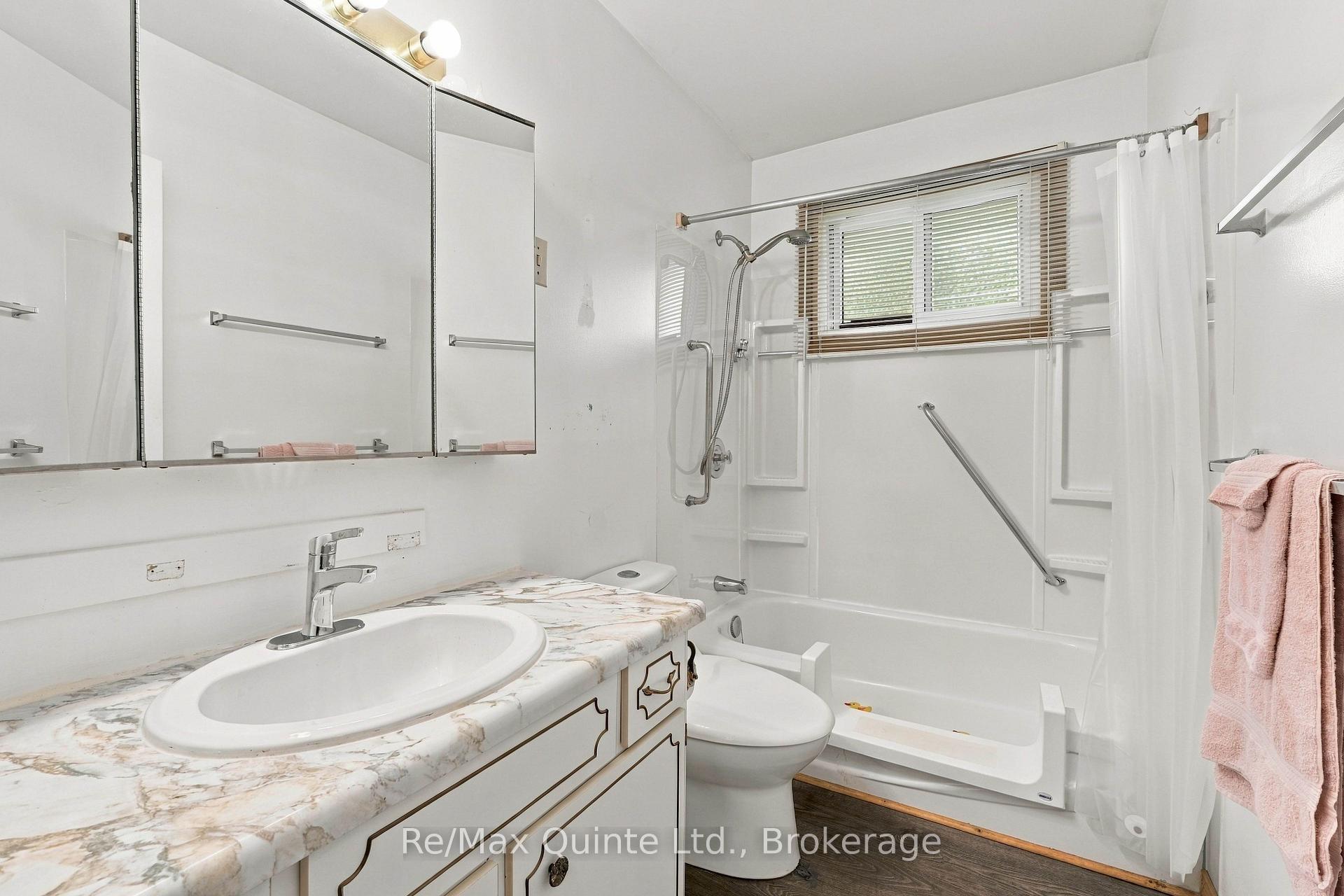Photo 15 of 237 Byron Street, Quinte West, Trenton Ward — HOMEH
