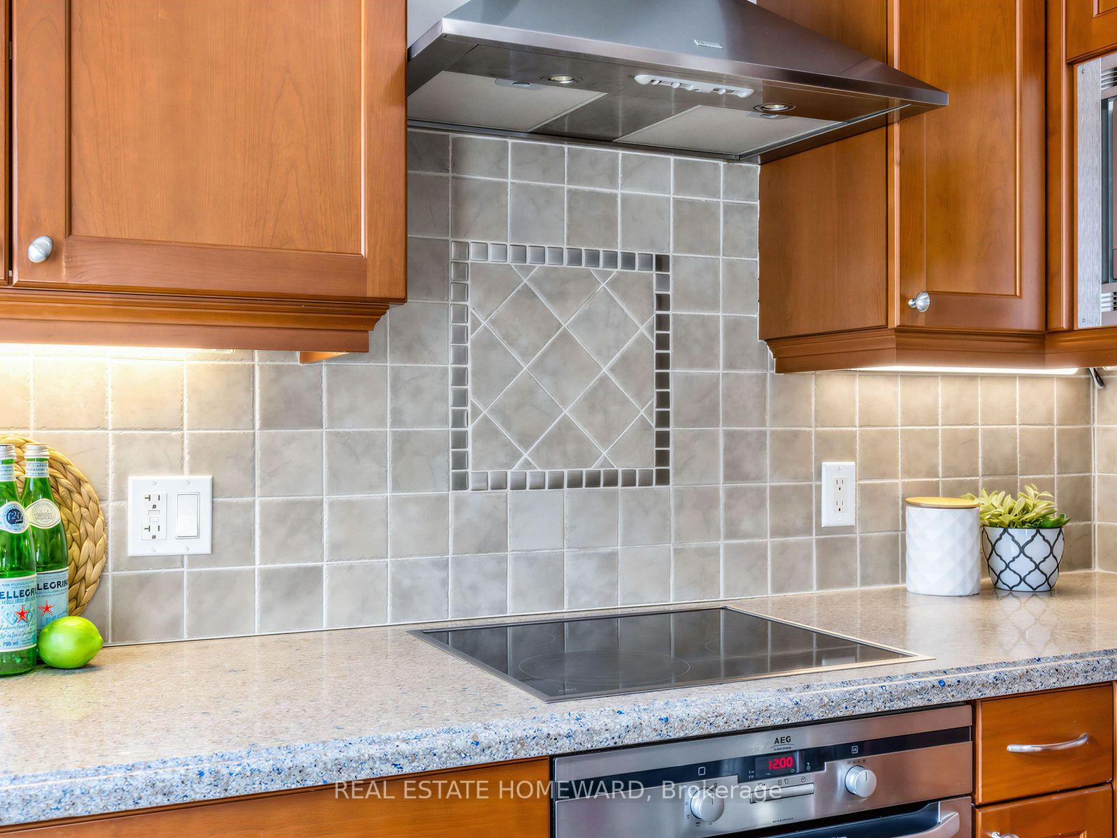 Photo 13 of 32 Highbrook Drive, Scarborough, Bendale — HOMEH