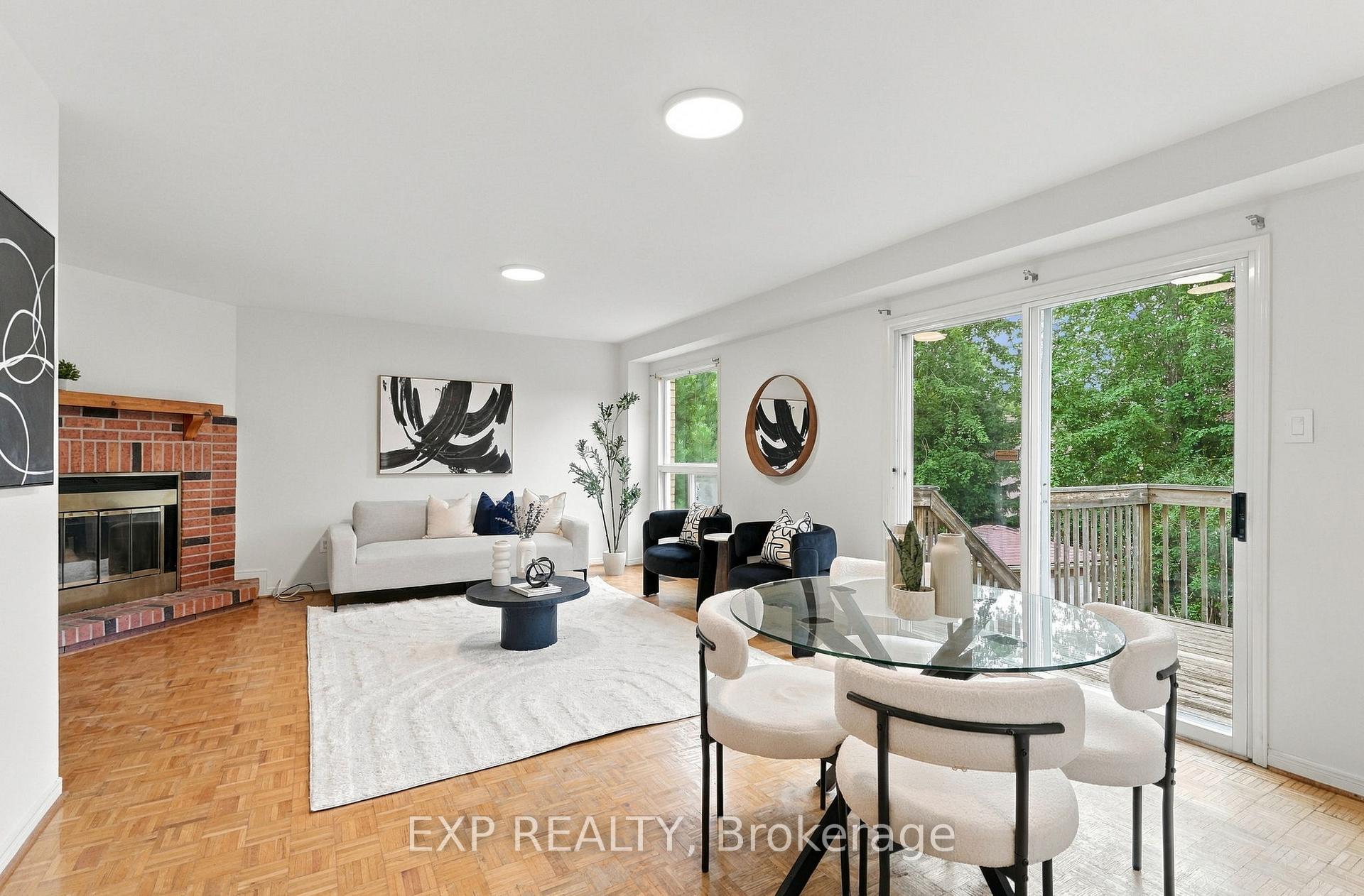 Photo 3 of 56 Ingleborough Court, Markham, Unionville — HOMEH