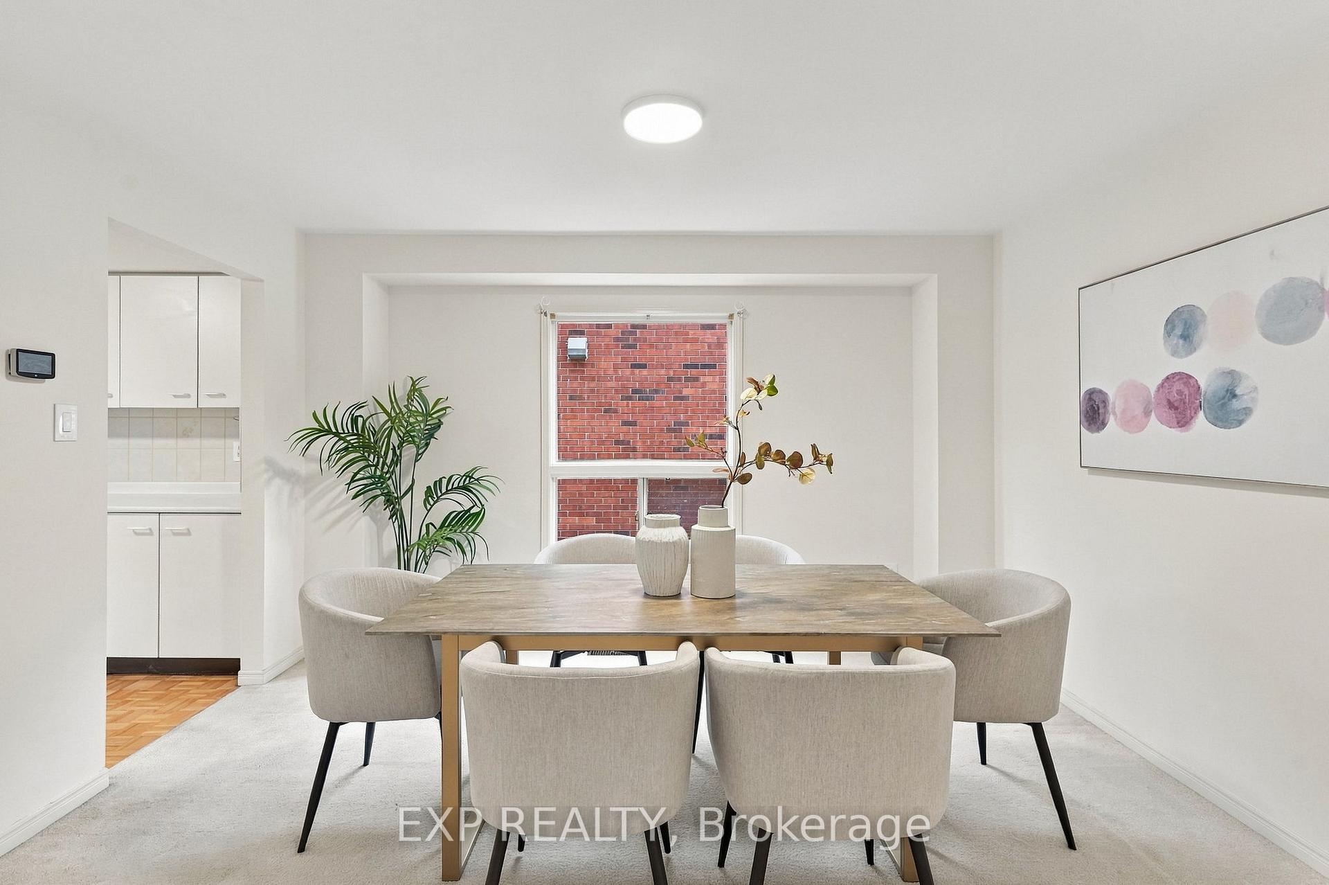 Photo 4 of 56 Ingleborough Court, Markham, Unionville — HOMEH