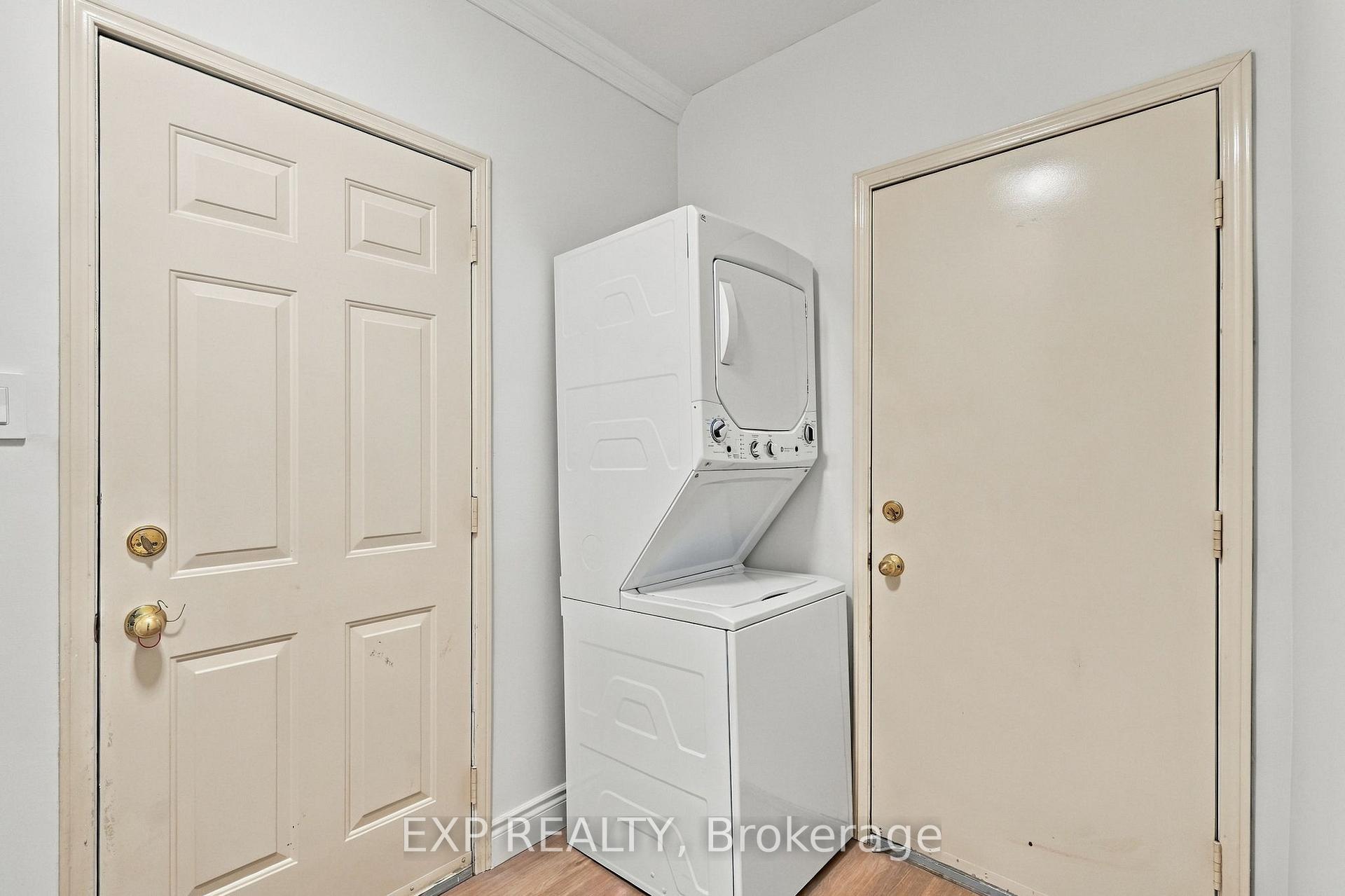Photo 7 of 56 Ingleborough Court, Markham, Unionville — HOMEH