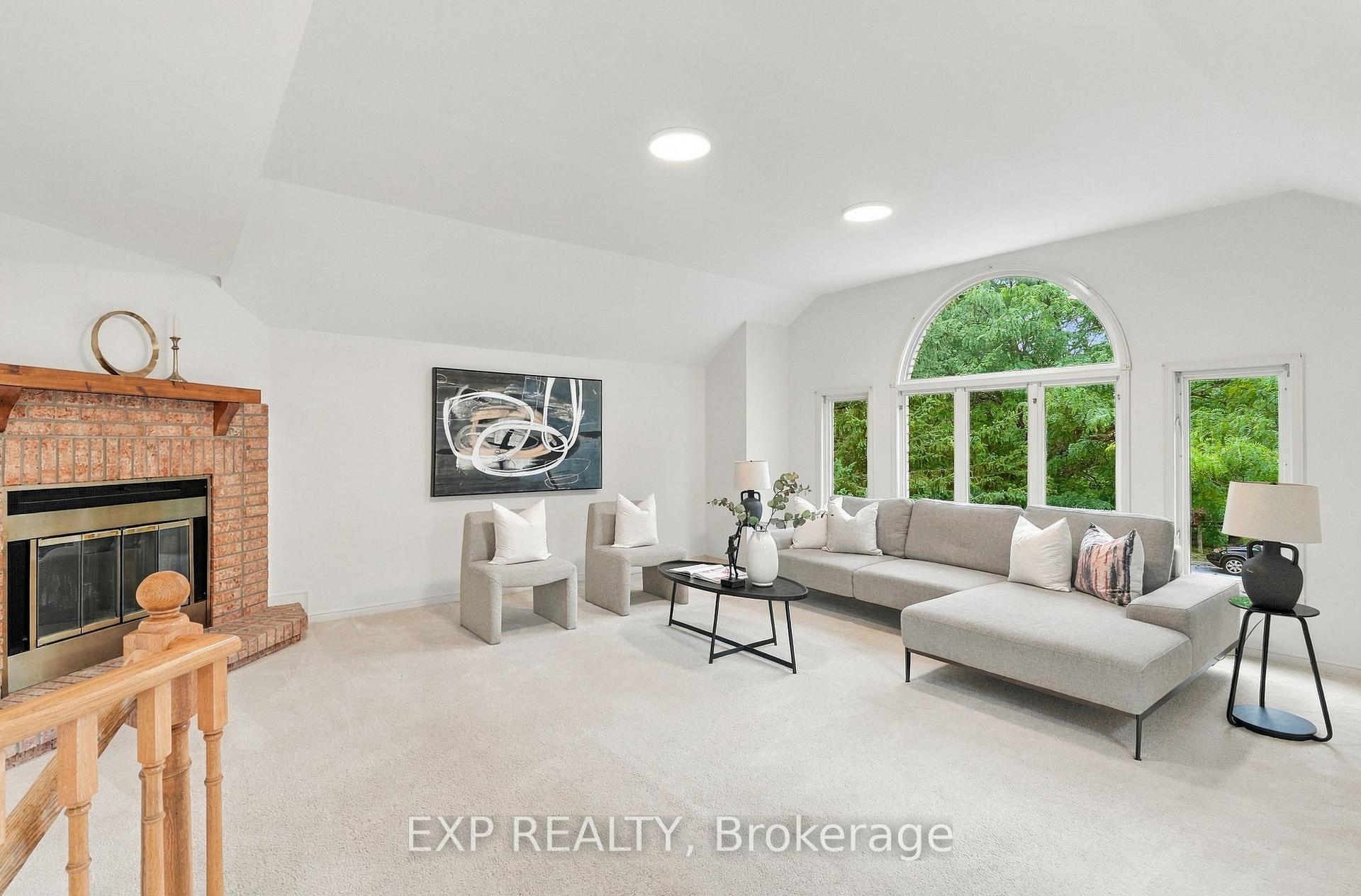 Photo 8 of 56 Ingleborough Court, Markham, Unionville — HOMEH