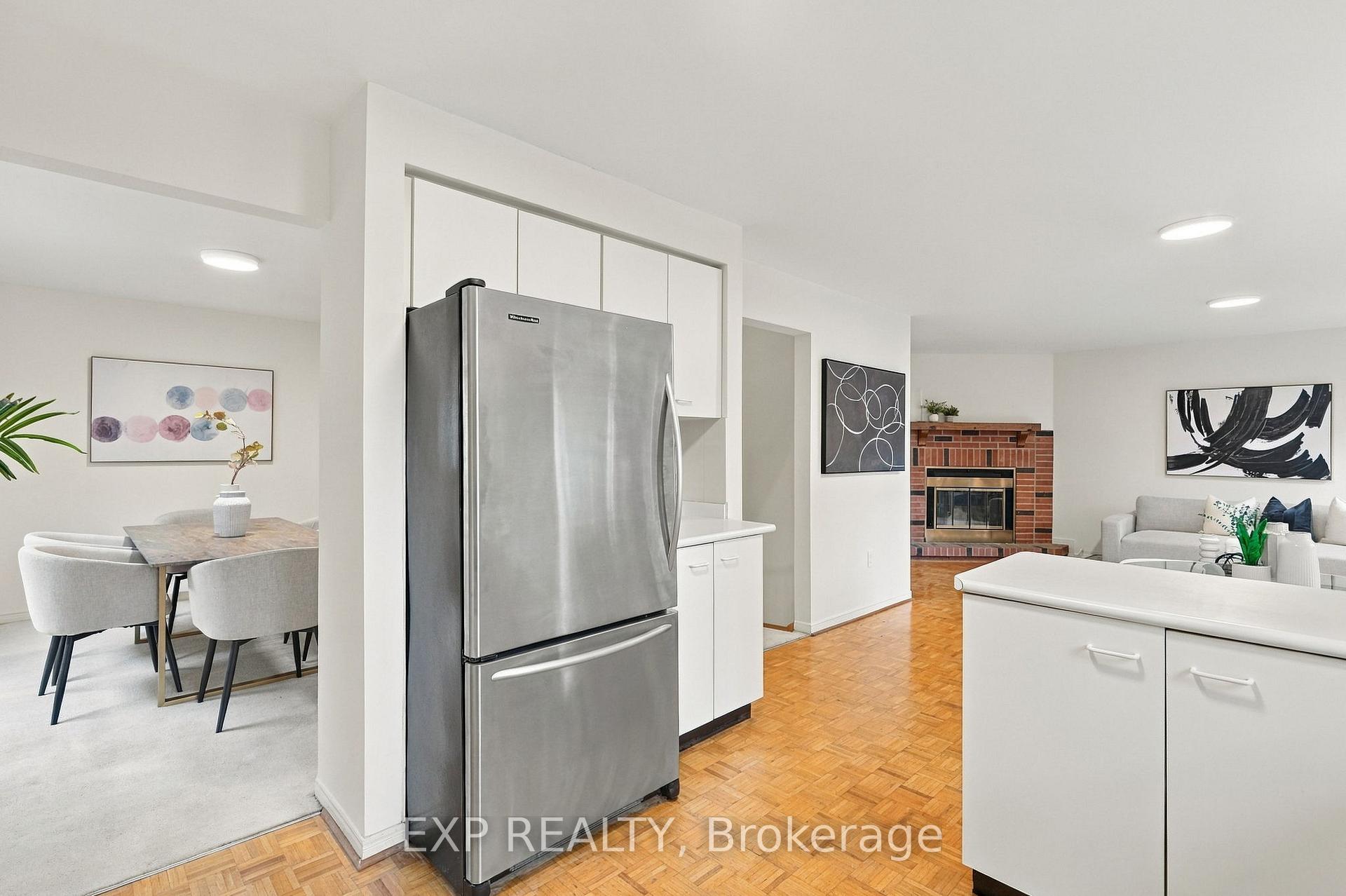 Photo 10 of 56 Ingleborough Court, Markham, Unionville — HOMEH
