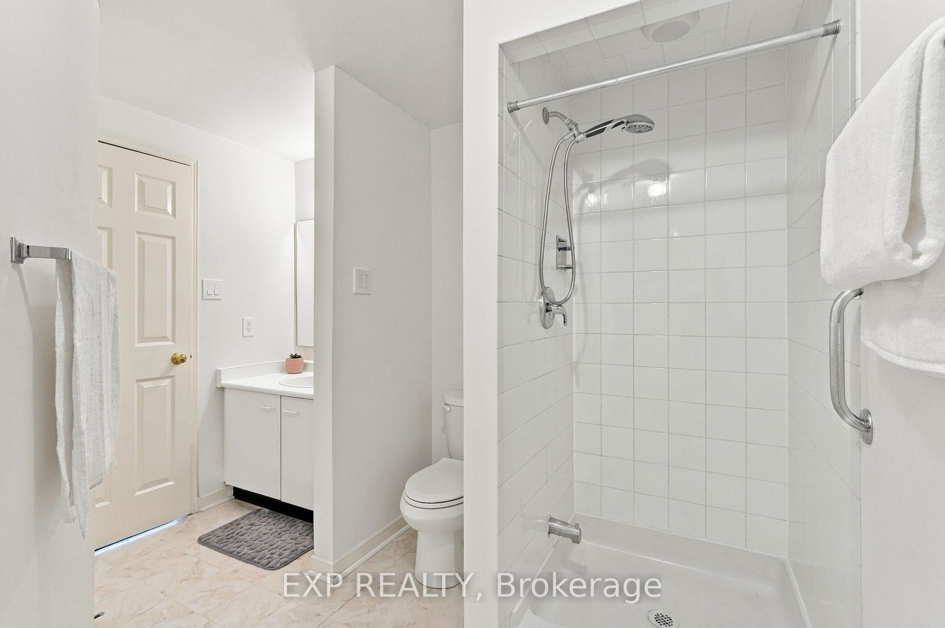 Photo 15 of 56 Ingleborough Court, Markham, Unionville — HOMEH