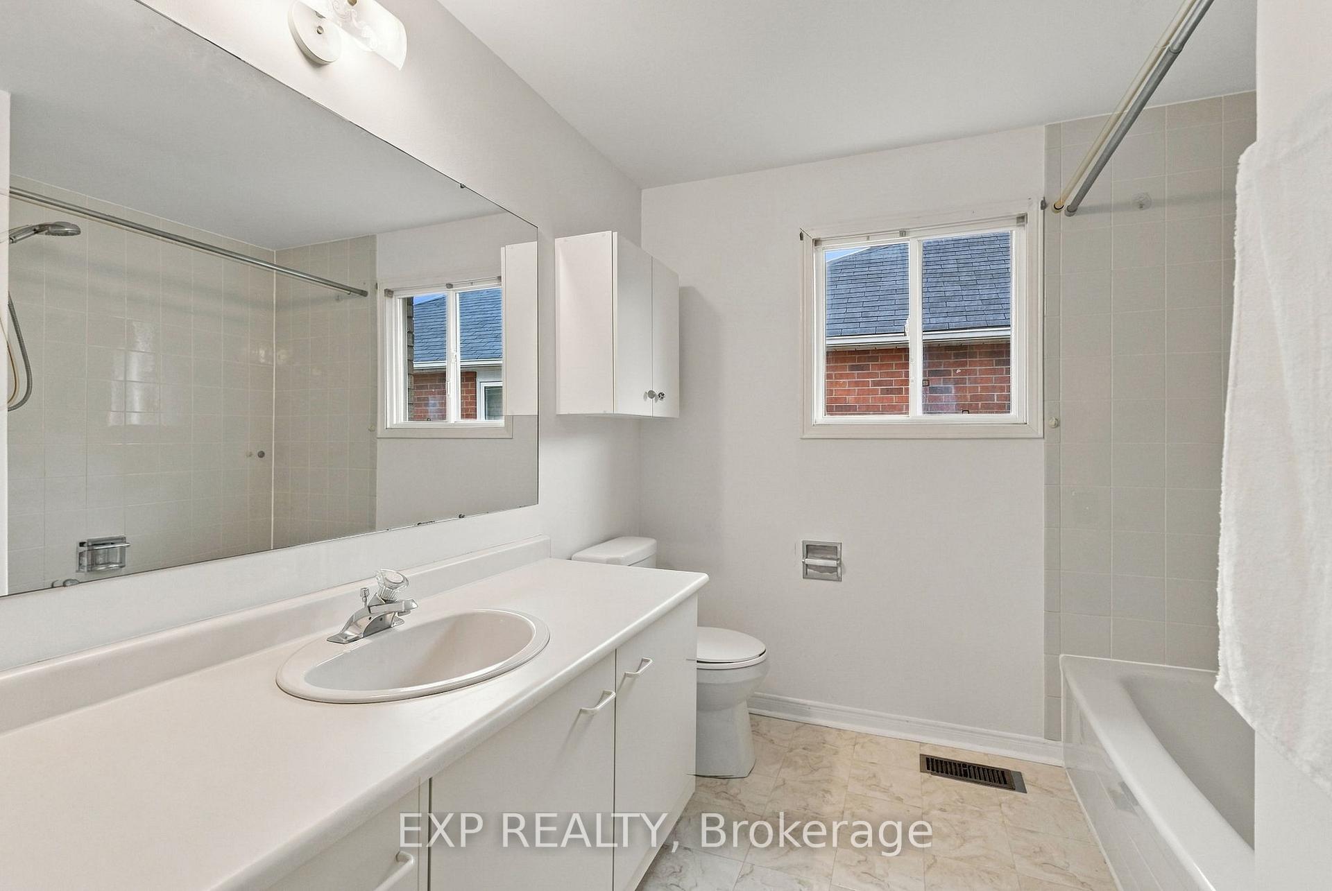 Photo 20 of 56 Ingleborough Court, Markham, Unionville — HOMEH