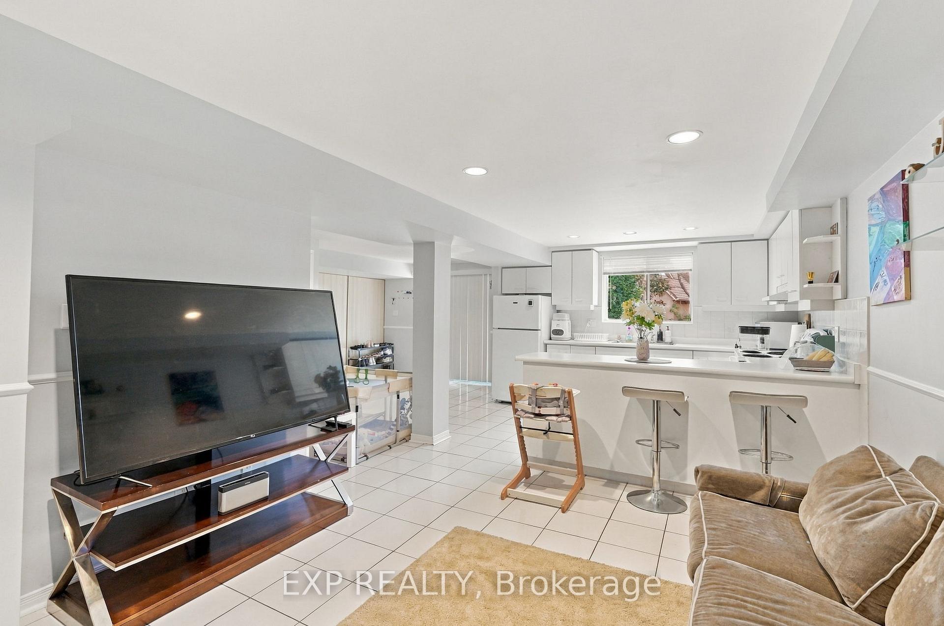 Photo 23 of 56 Ingleborough Court, Markham, Unionville — HOMEH