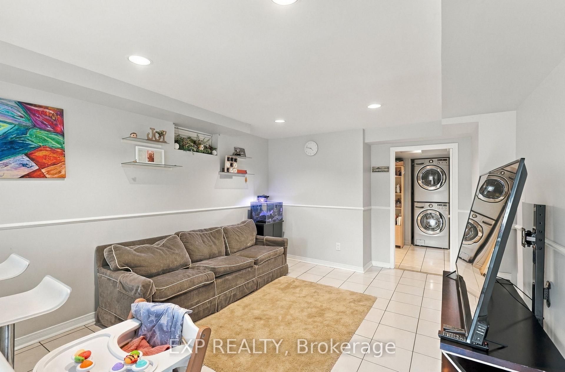 Photo 24 of 56 Ingleborough Court, Markham, Unionville — HOMEH