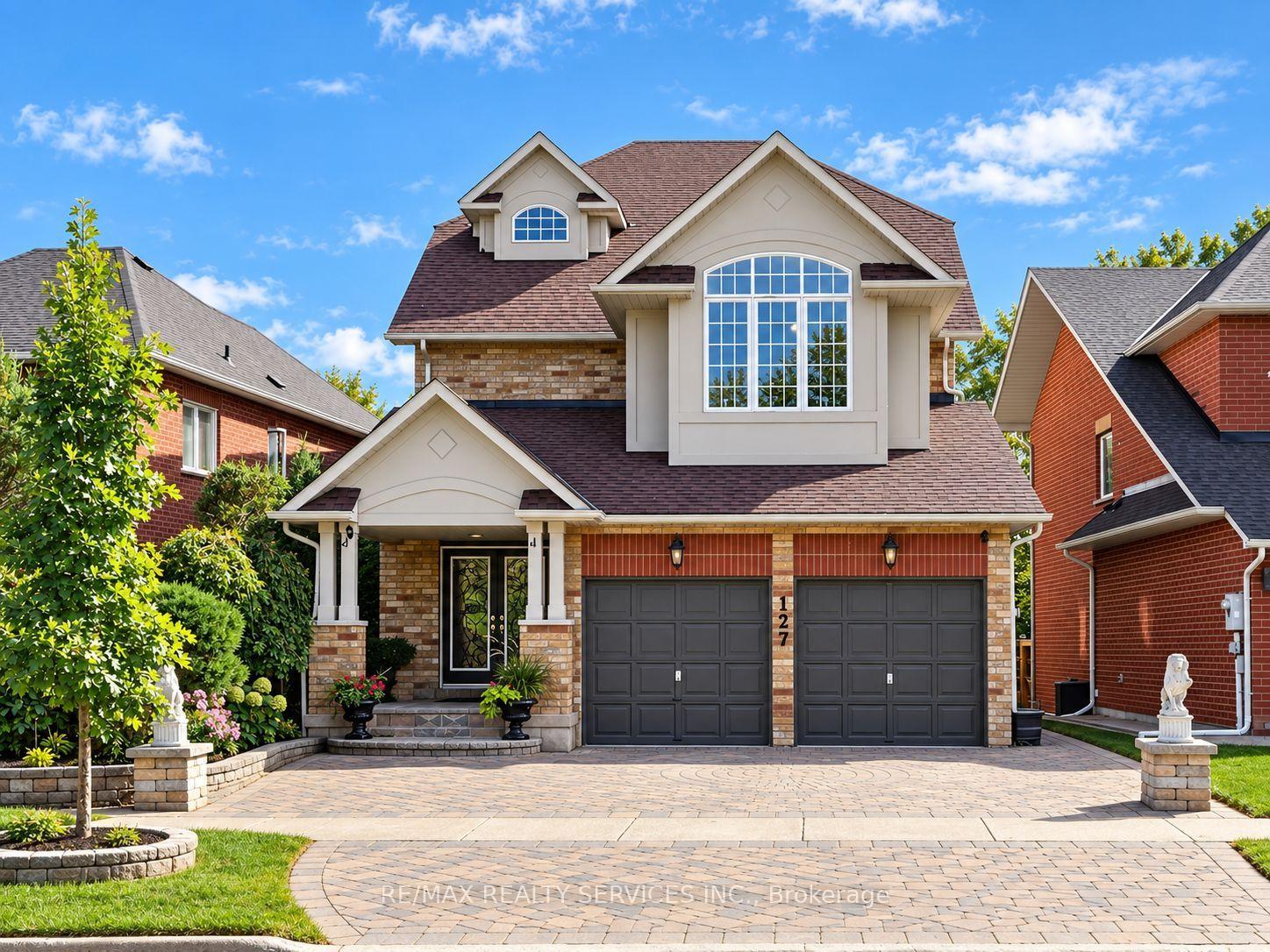 Photo 3 of 127 Russell Jarvis Drive, Markham, Legacy — HOMEH