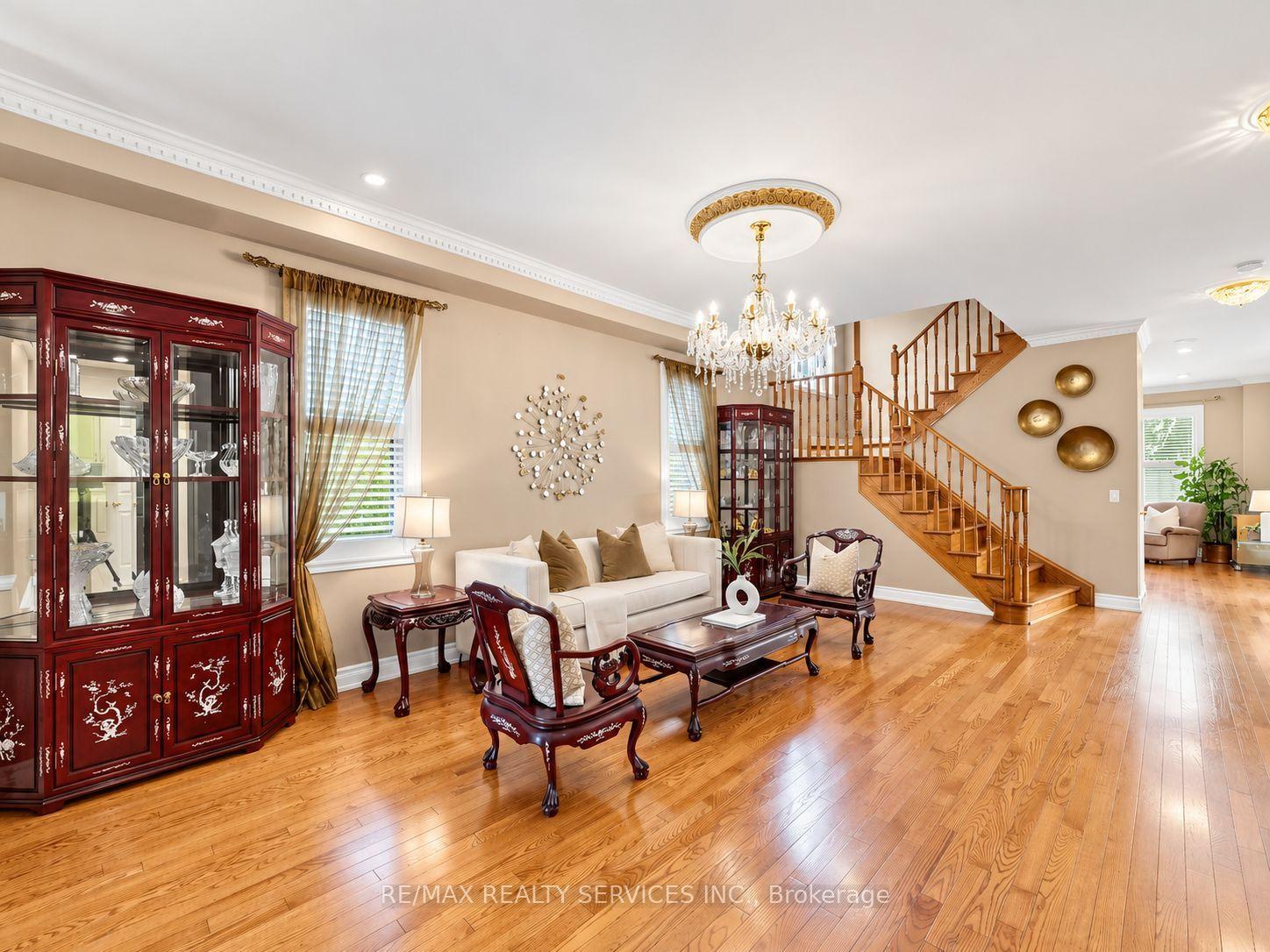Photo 6 of 127 Russell Jarvis Drive, Markham, Legacy — HOMEH