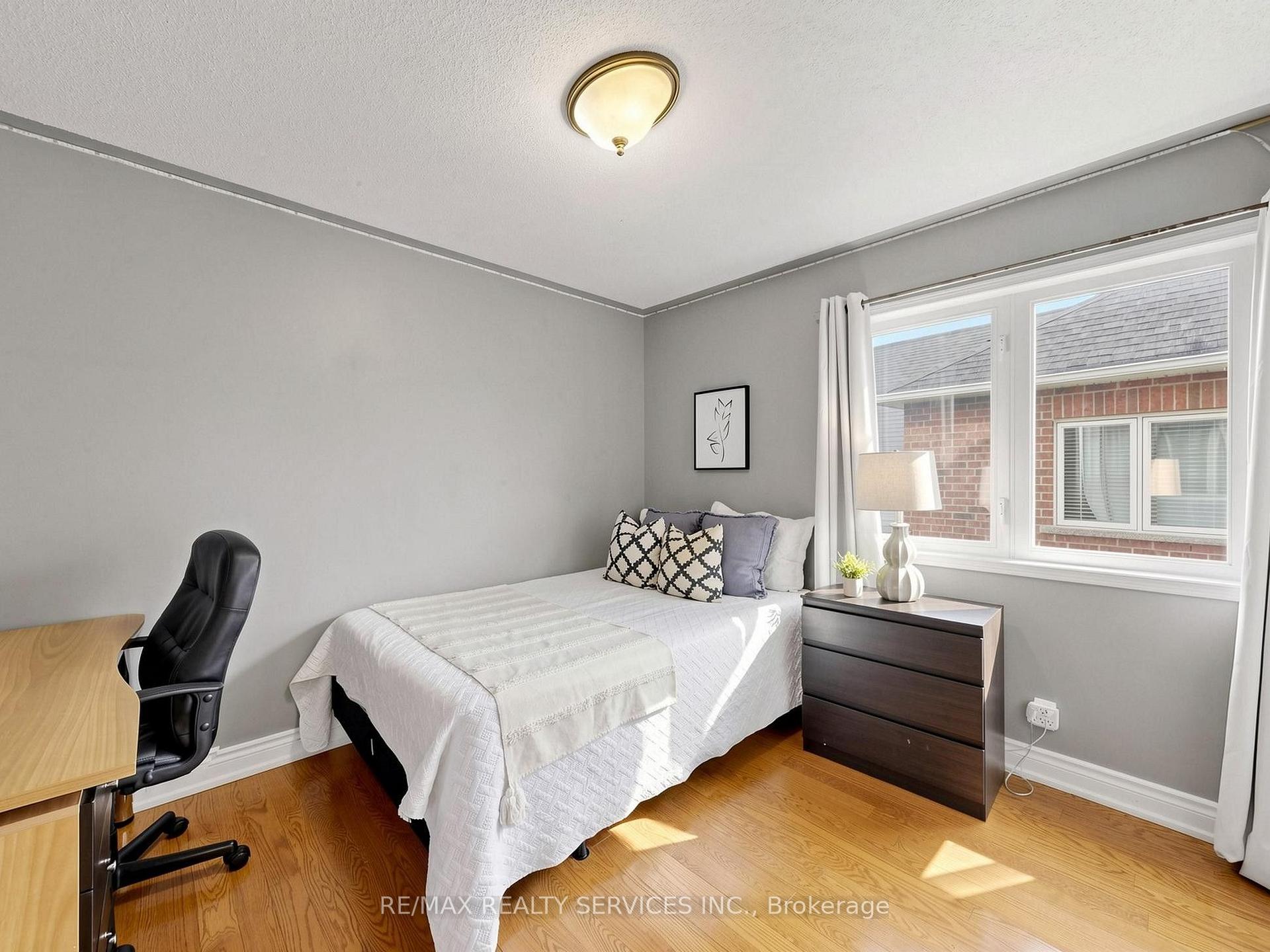 Photo 17 of 127 Russell Jarvis Drive, Markham, Legacy — HOMEH