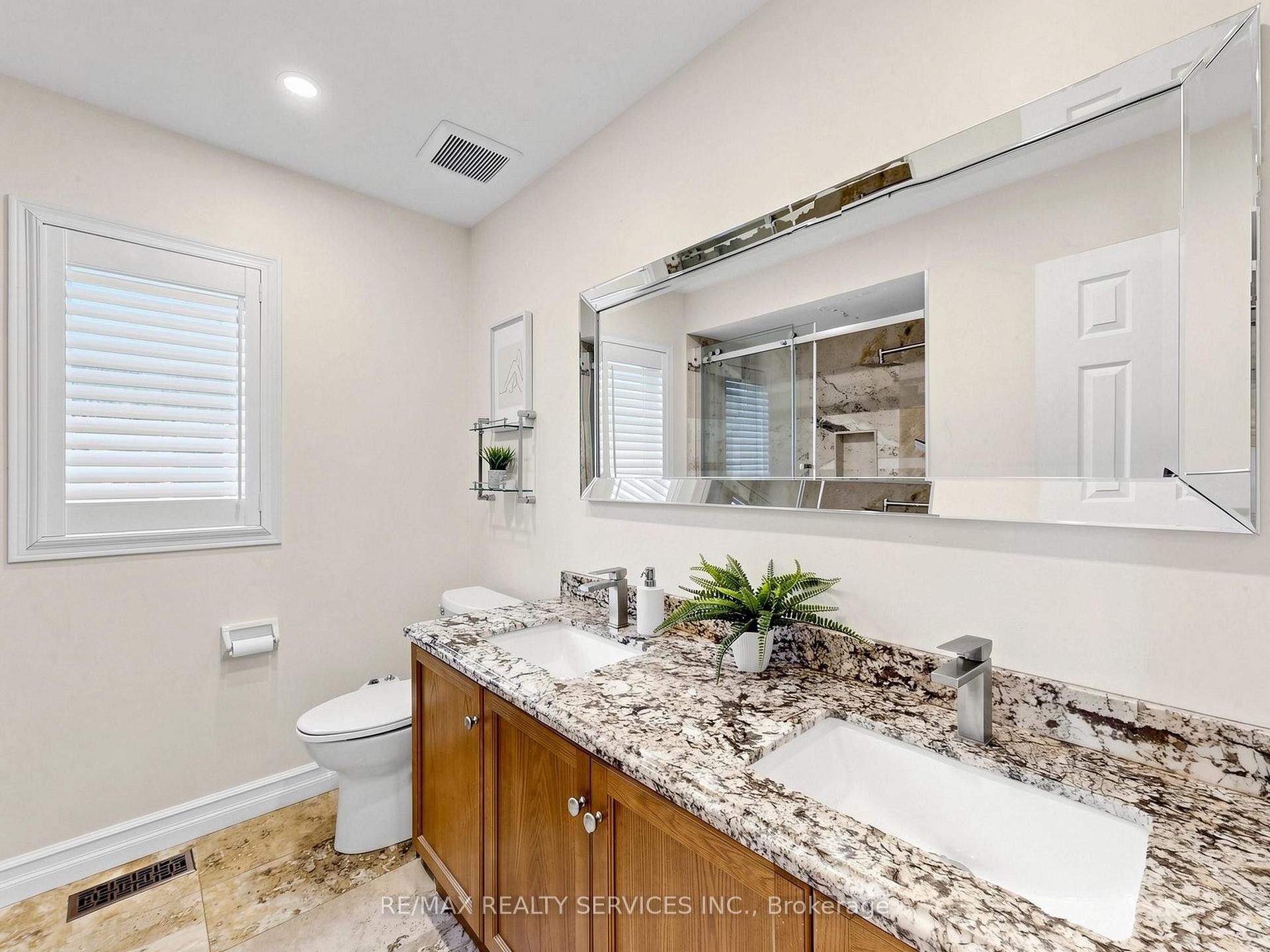 Photo 18 of 127 Russell Jarvis Drive, Markham, Legacy — HOMEH