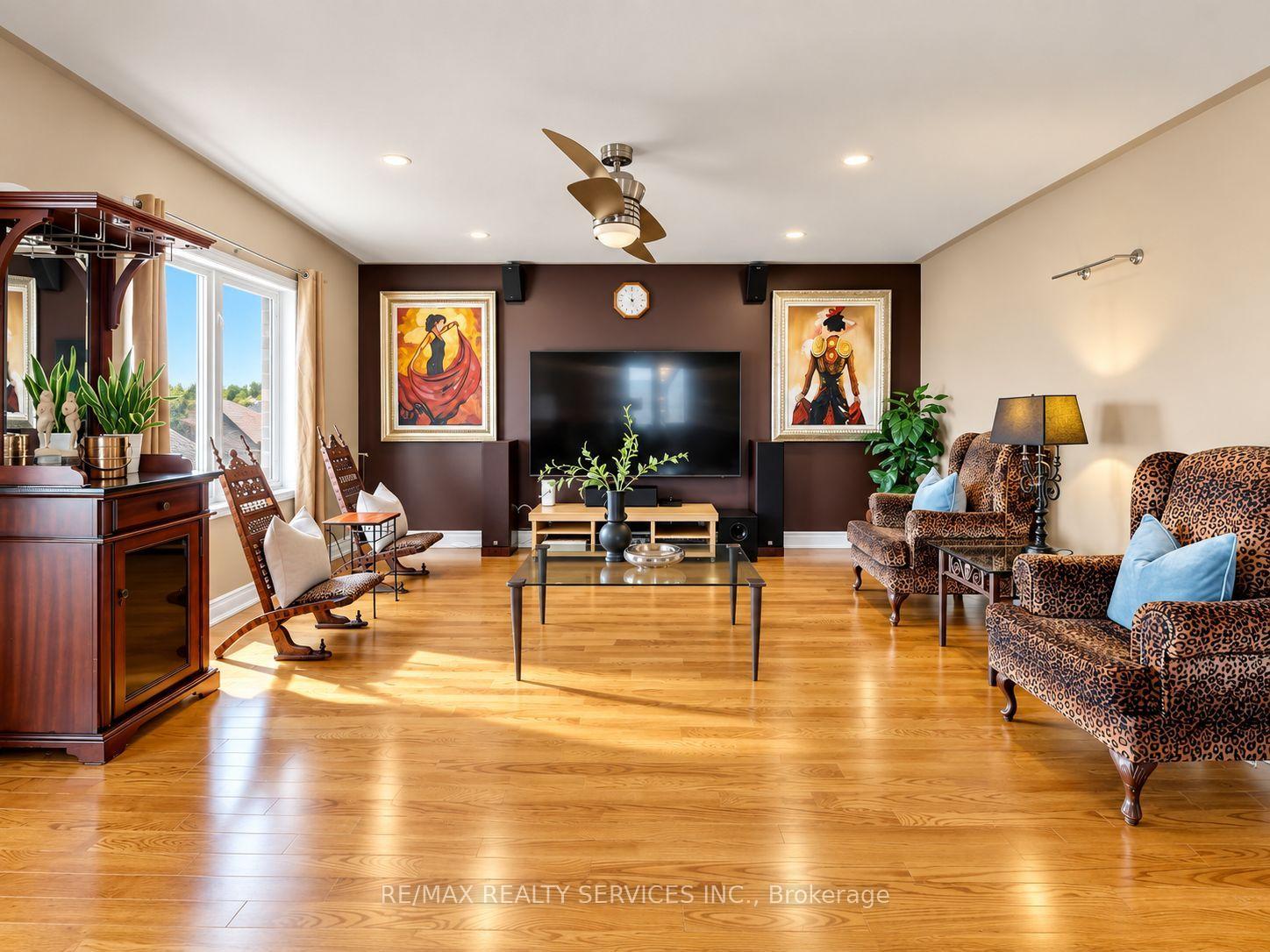 Photo 19 of 127 Russell Jarvis Drive, Markham, Legacy — HOMEH
