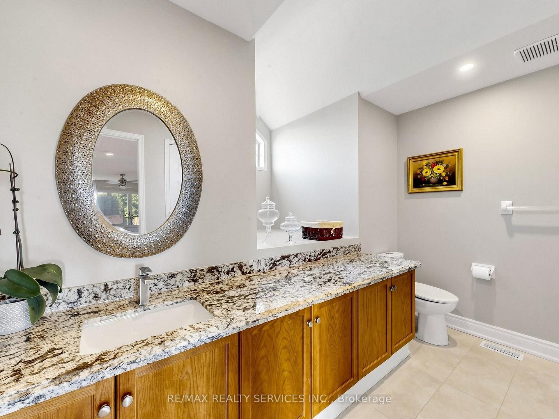 Photo 22 of 127 Russell Jarvis Drive, Markham, Legacy — HOMEH