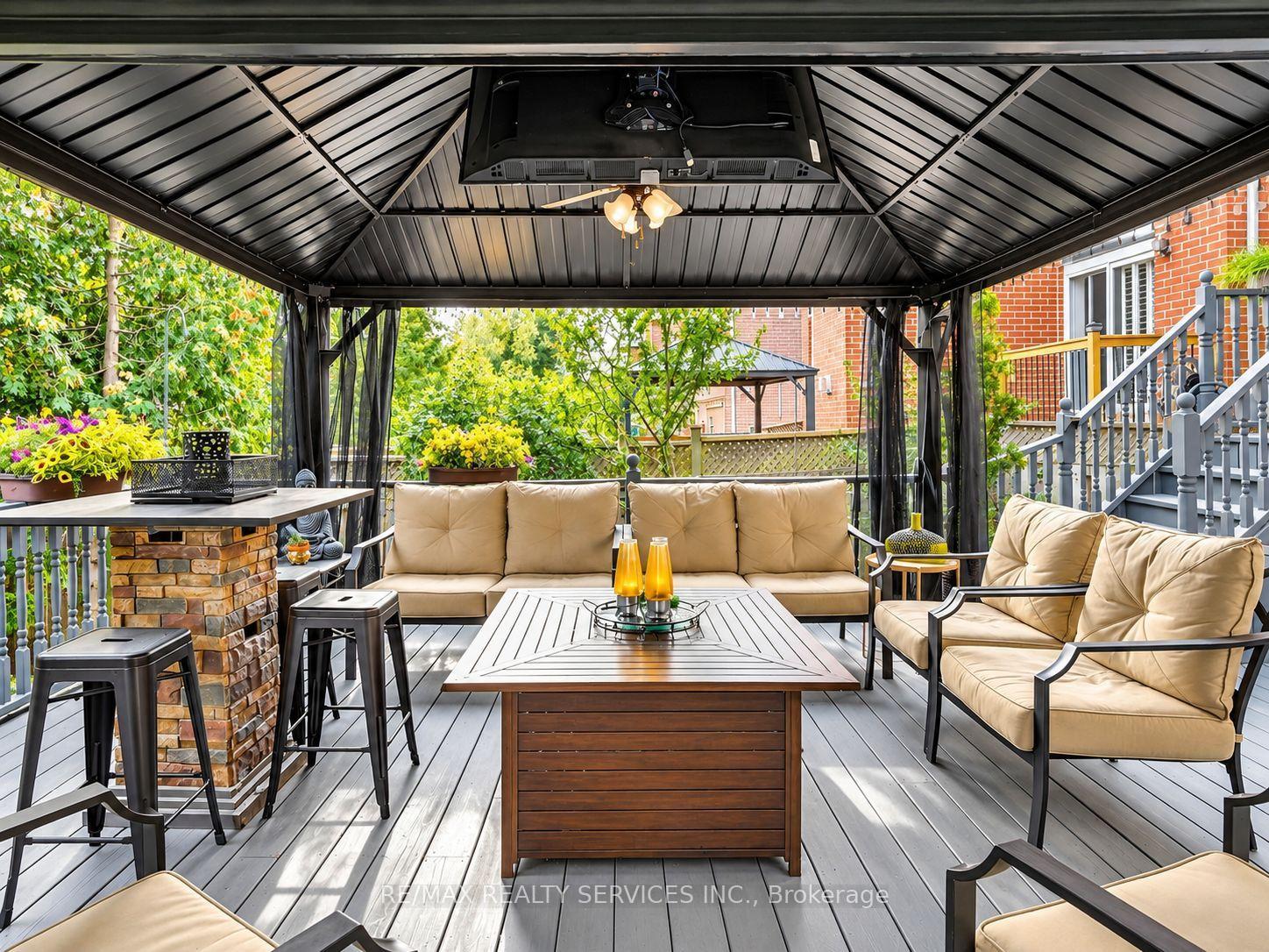 Photo 26 of 127 Russell Jarvis Drive, Markham, Legacy — HOMEH