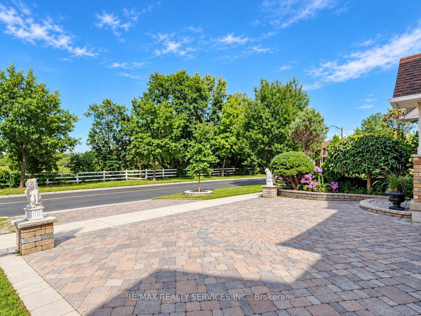 Photo 27 of 127 Russell Jarvis Drive, Markham, Legacy — HOMEH