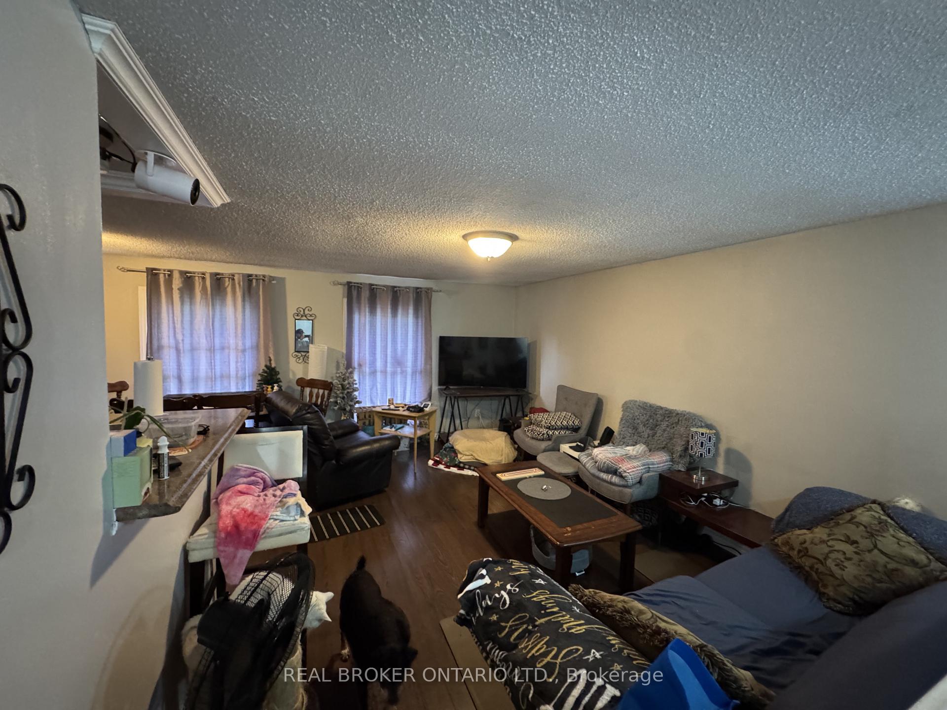 Photo 4 of 28 Tara Crescent, Thorold, Confederation Heights — HOMEH