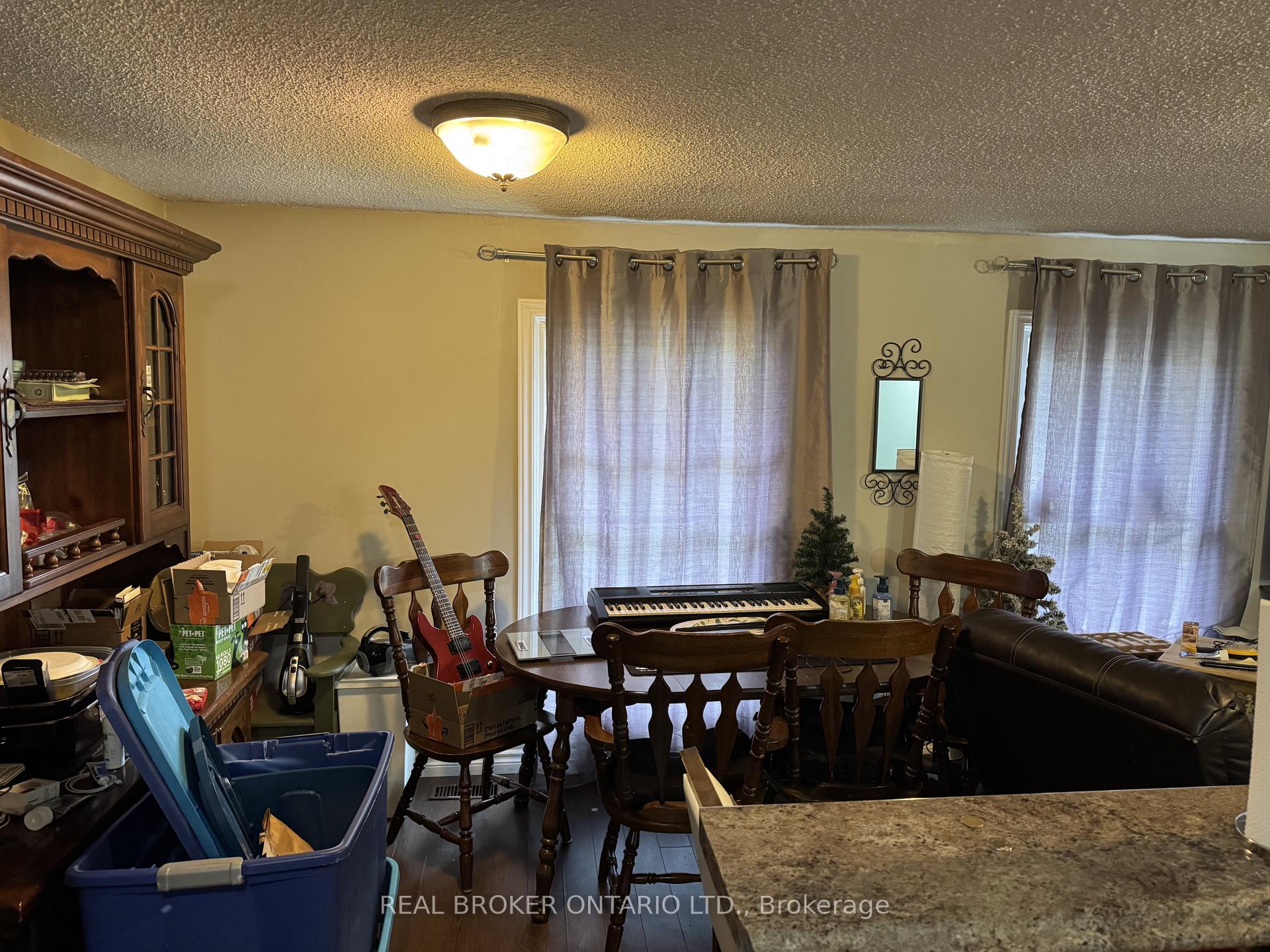 Photo 5 of 28 Tara Crescent, Thorold, Confederation Heights — HOMEH