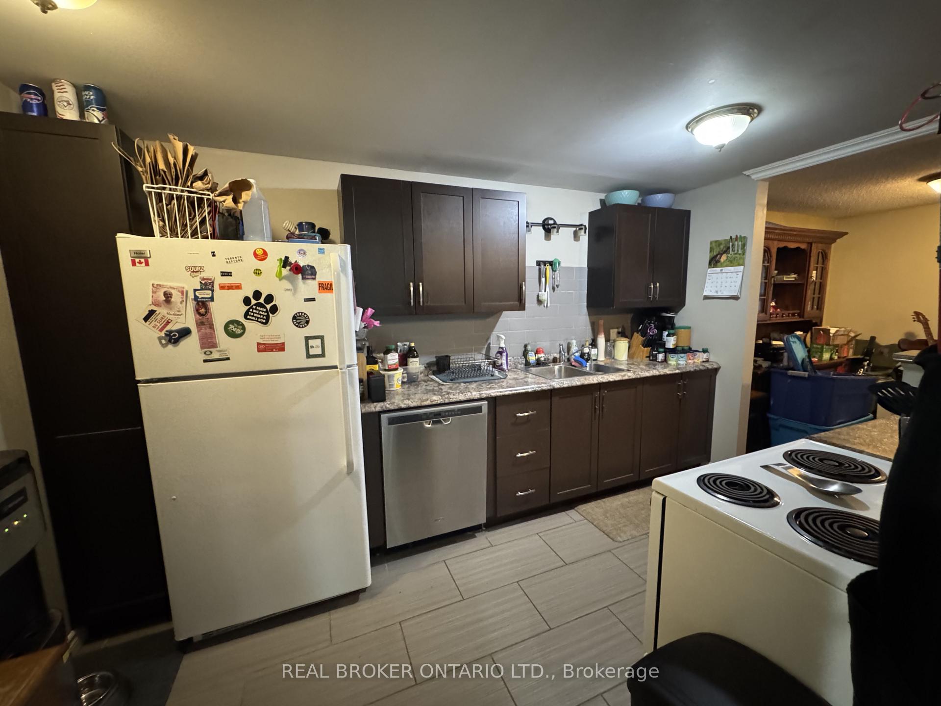 Photo 6 of 28 Tara Crescent, Thorold, Confederation Heights — HOMEH