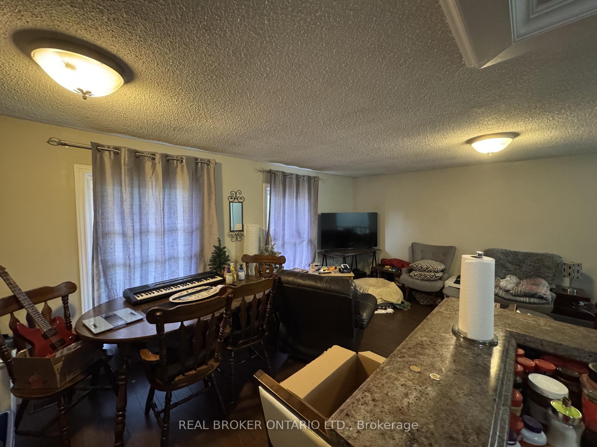 Photo 8 of 28 Tara Crescent, Thorold, Confederation Heights — HOMEH