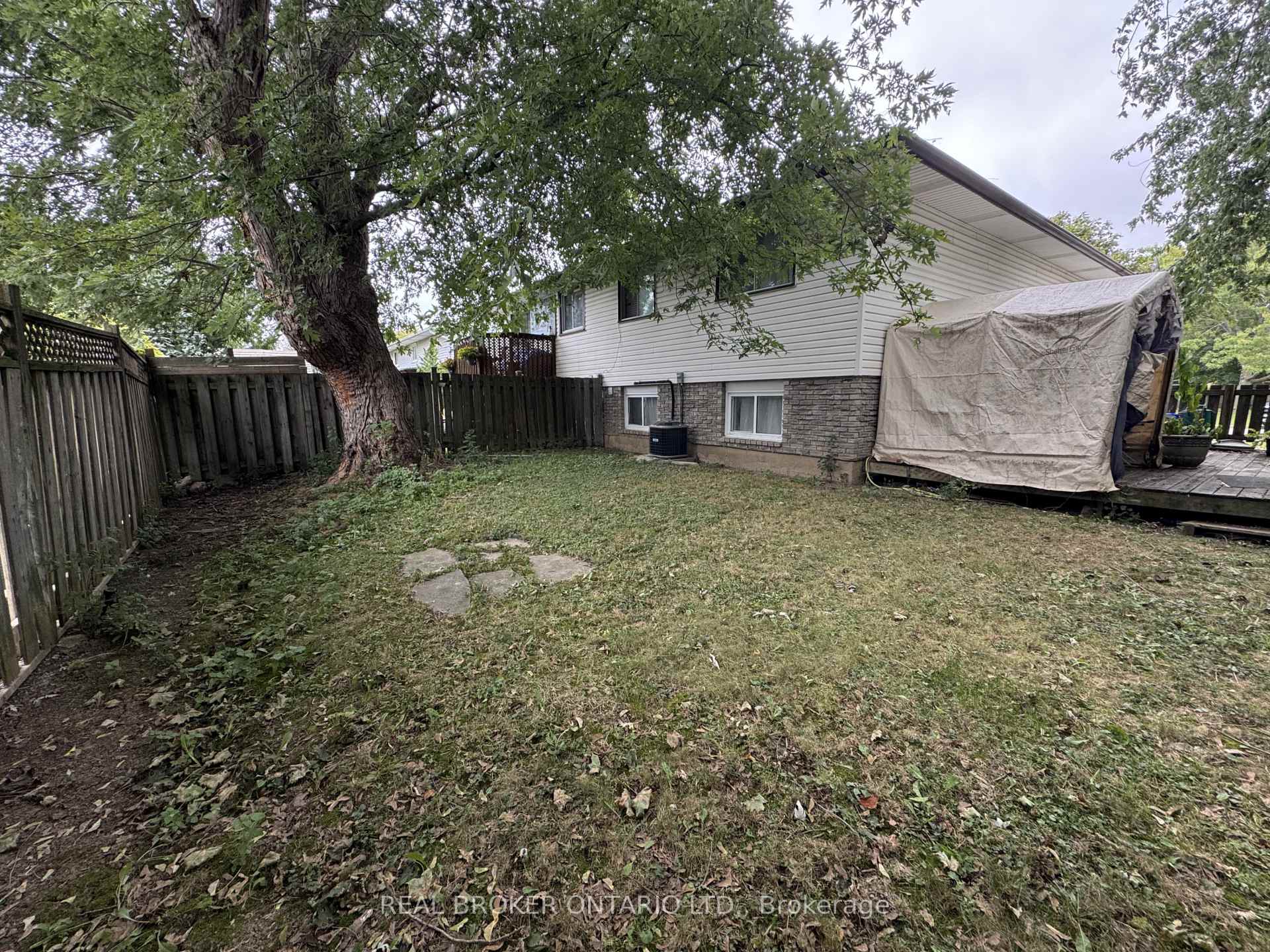 Photo 22 of 28 Tara Crescent, Thorold, Confederation Heights — HOMEH