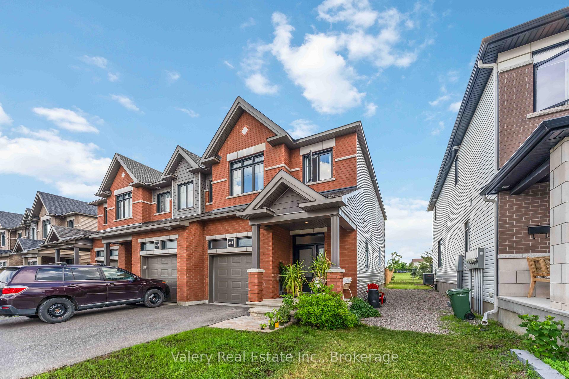 Photo 2 of 441 Fernside Street, Ottawa, Leitrim — HOMEH