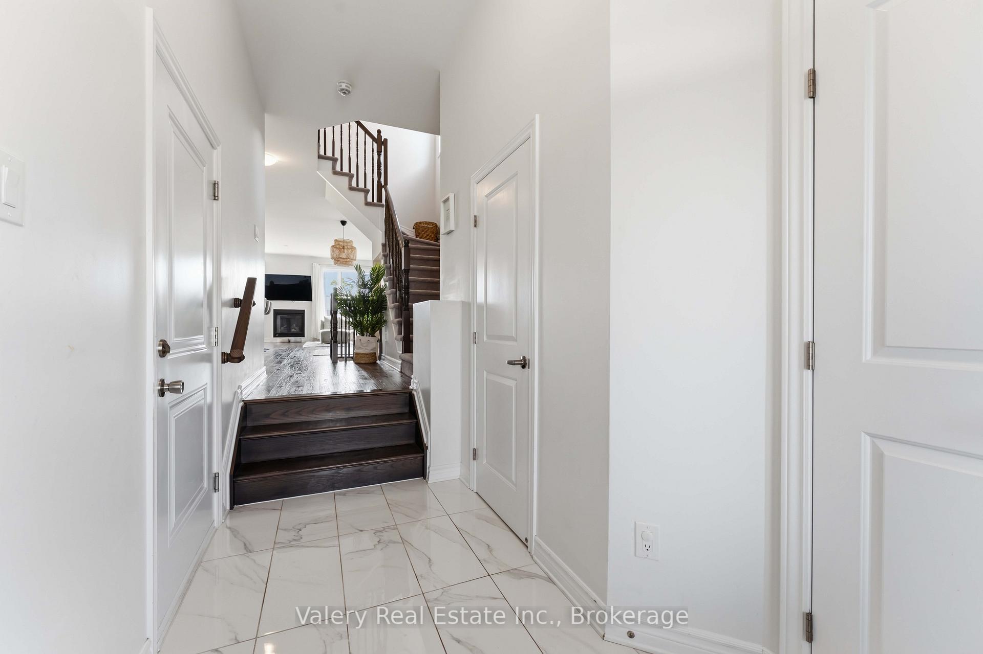 Photo 4 of 441 Fernside Street, Ottawa, Leitrim — HOMEH