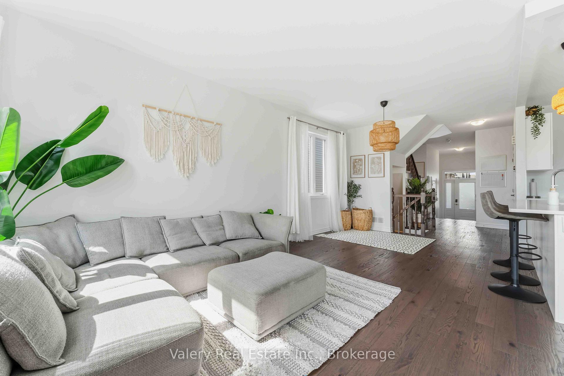 Photo 11 of 441 Fernside Street, Ottawa, Leitrim — HOMEH