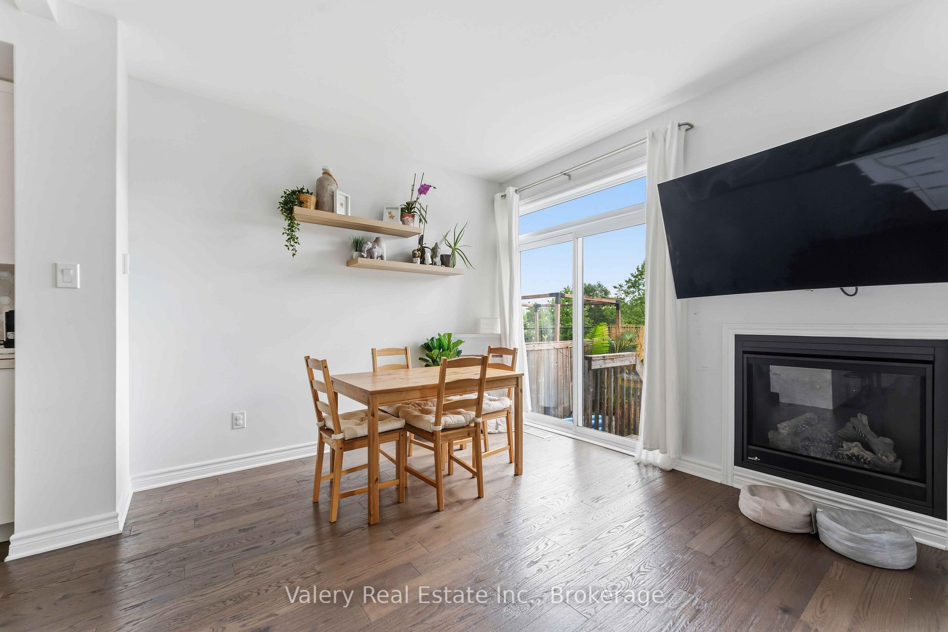 Photo 13 of 441 Fernside Street, Ottawa, Leitrim — HOMEH