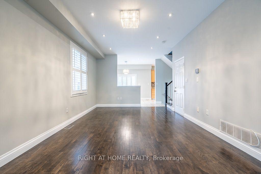 Photo 5 of 27 Panorama Way, Hamilton, Winona Park — HOMEH