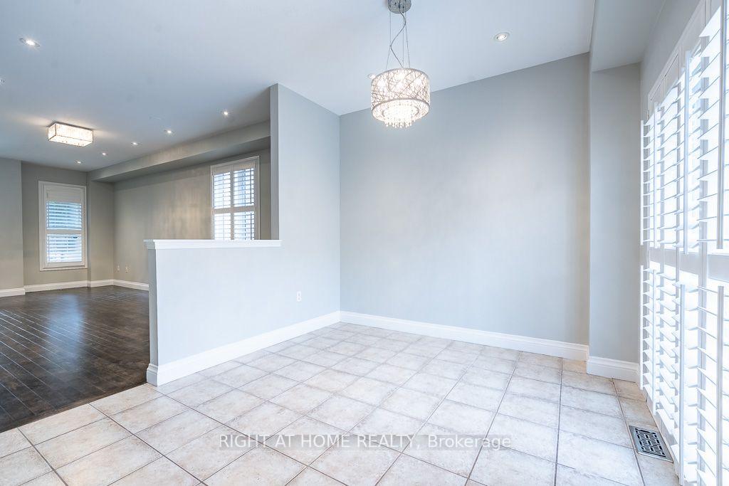 Photo 10 of 27 Panorama Way, Hamilton, Winona Park — HOMEH