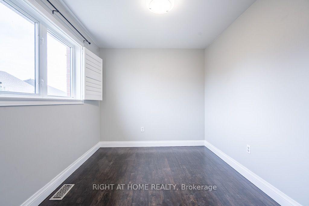Photo 12 of 27 Panorama Way, Hamilton, Winona Park — HOMEH