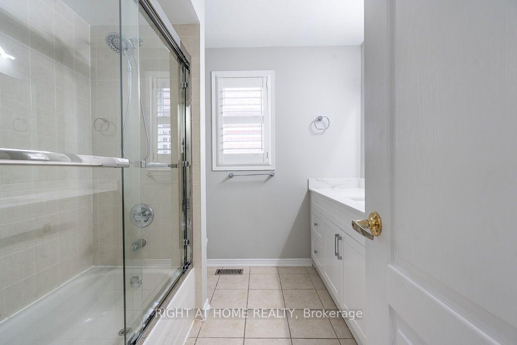 Photo 16 of 27 Panorama Way, Hamilton, Winona Park — HOMEH