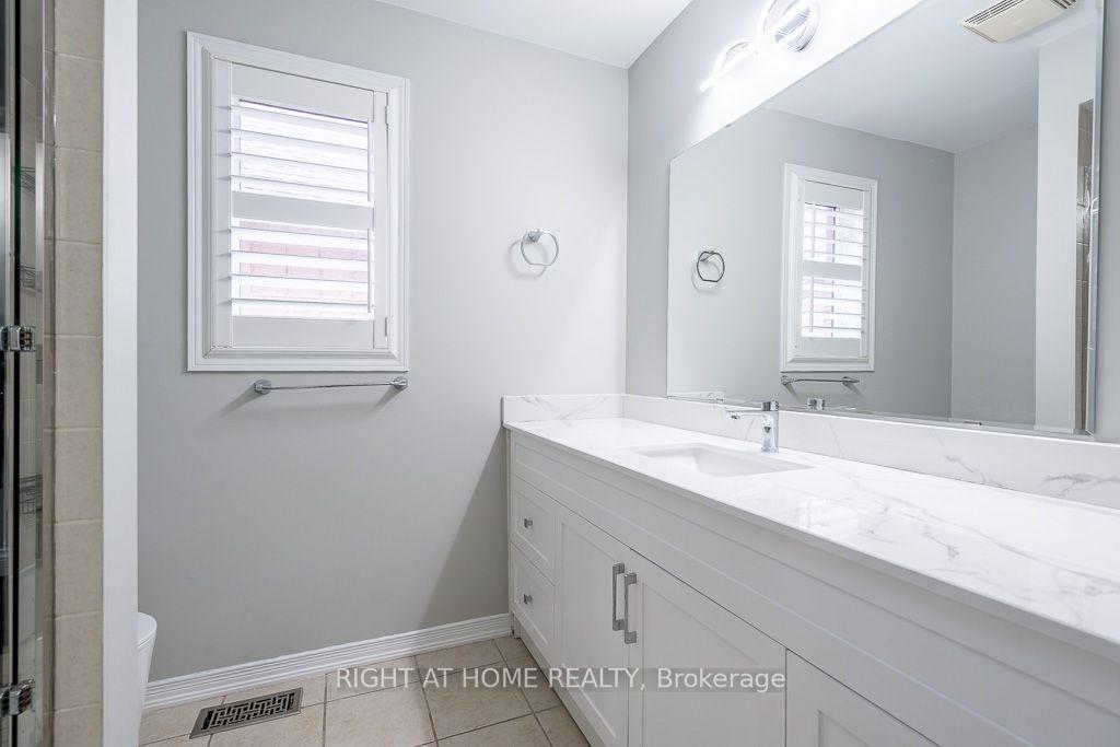 Photo 17 of 27 Panorama Way, Hamilton, Winona Park — HOMEH