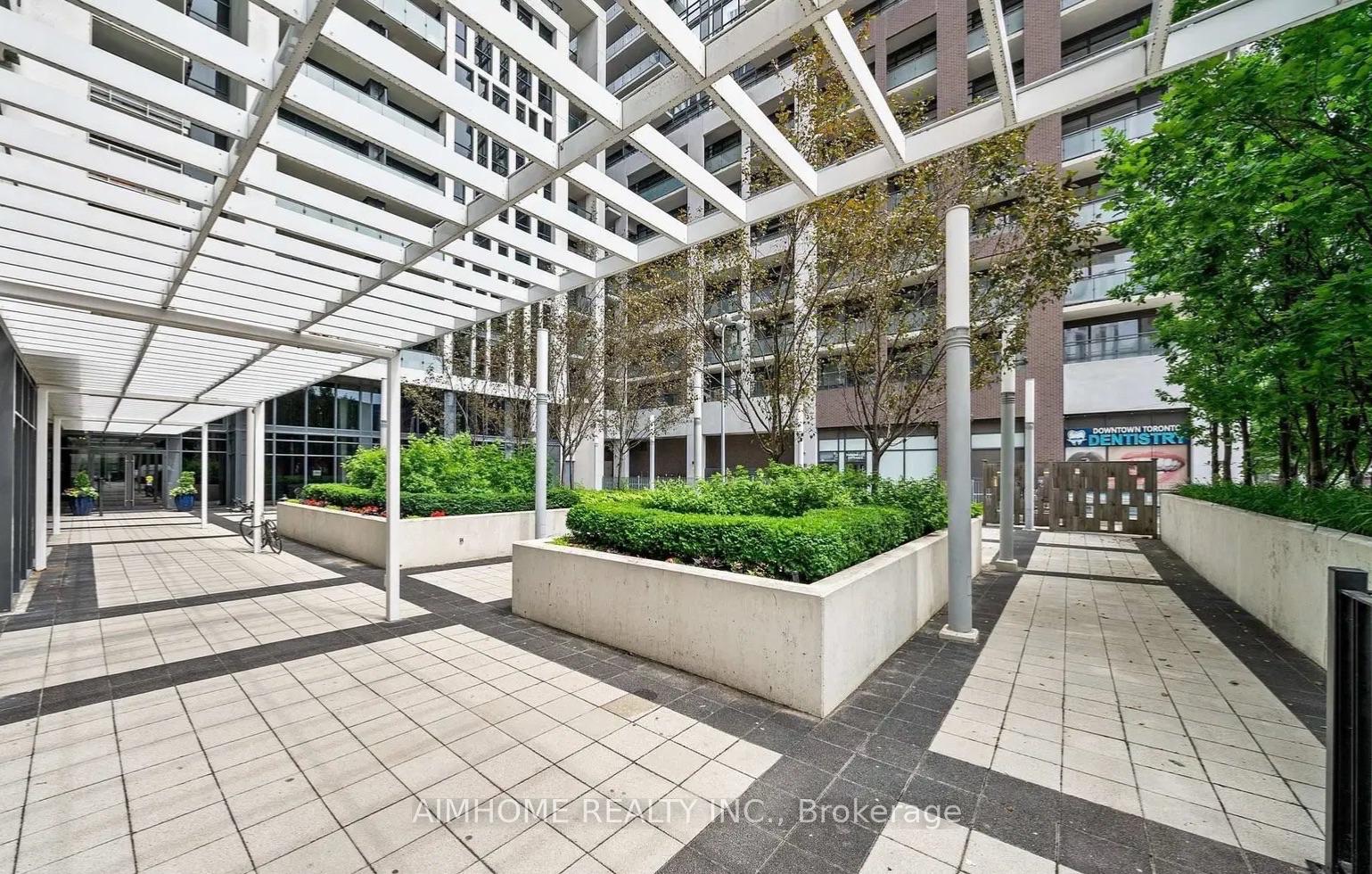 Photo 3 of Unit 706, 400 Adelaide Street E, Toronto, Moss Park — HOMEH