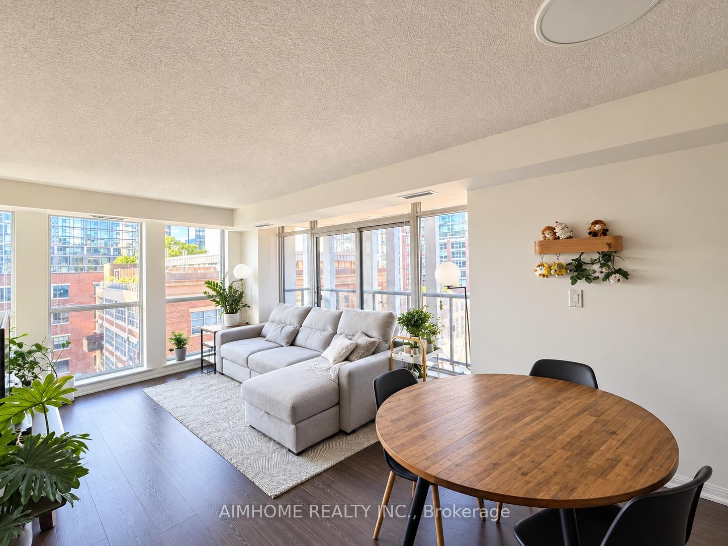 Photo 8 of Unit 706, 400 Adelaide Street E, Toronto, Moss Park — HOMEH
